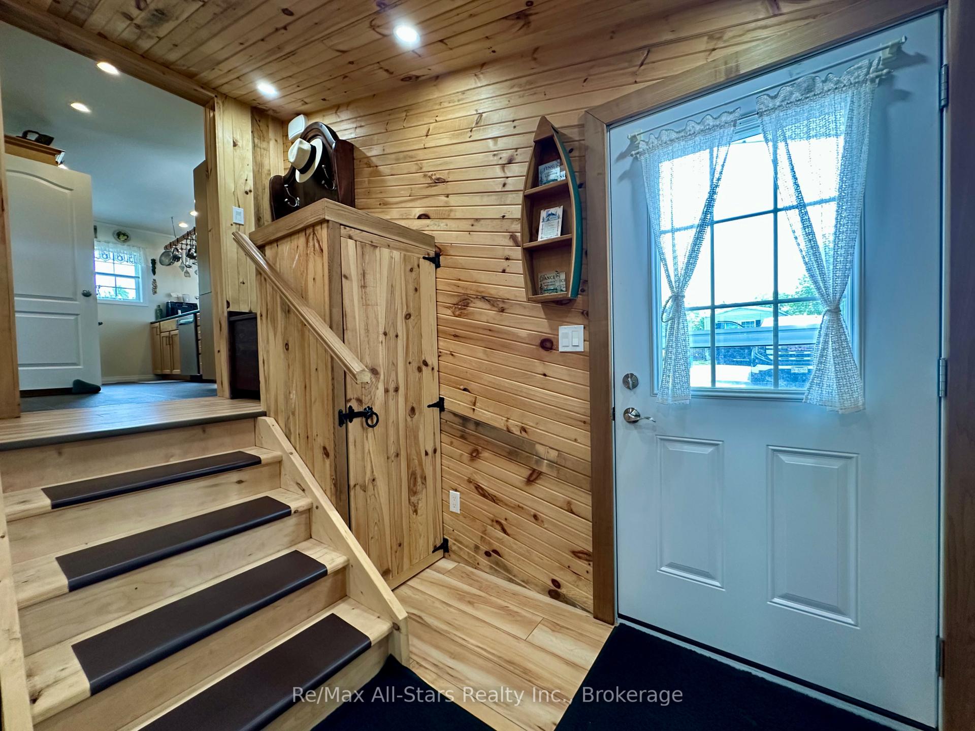 Photo 4 of Unit 129, 1007 Racoon Road, Gravenhurst, Morrison — HOMEH