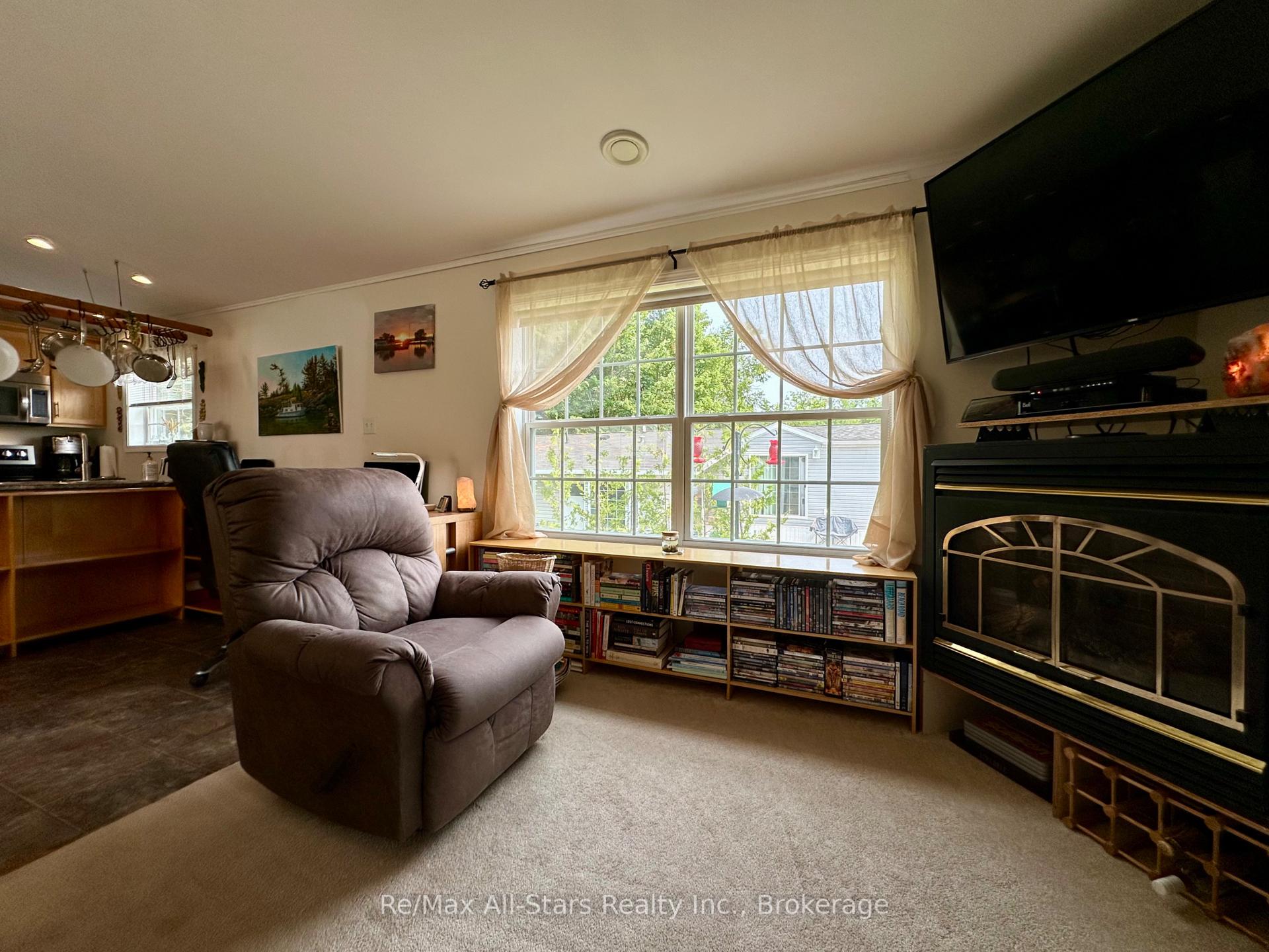 Photo 10 of Unit 129, 1007 Racoon Road, Gravenhurst, Morrison — HOMEH