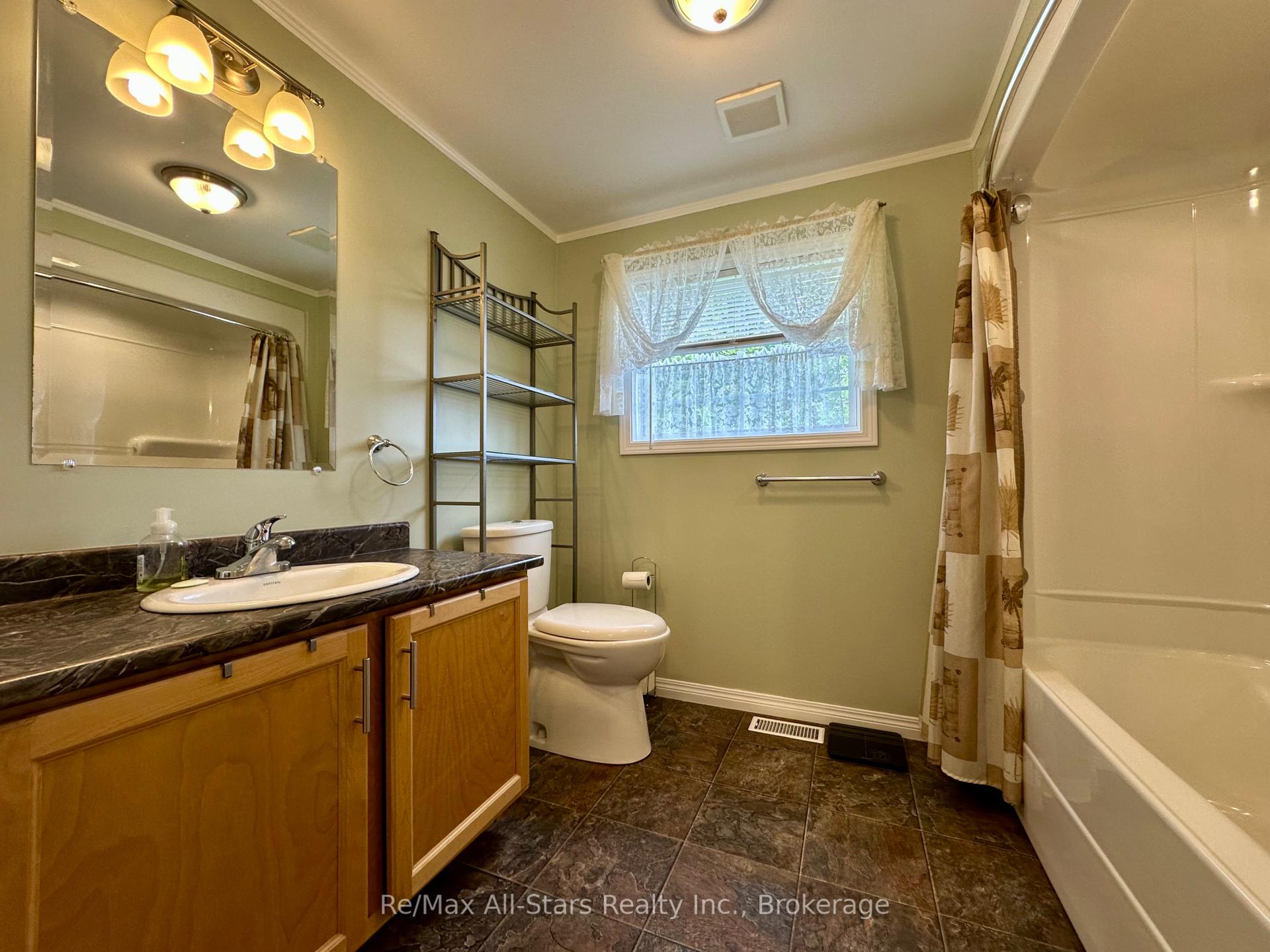 Photo 18 of Unit 129, 1007 Racoon Road, Gravenhurst, Morrison — HOMEH