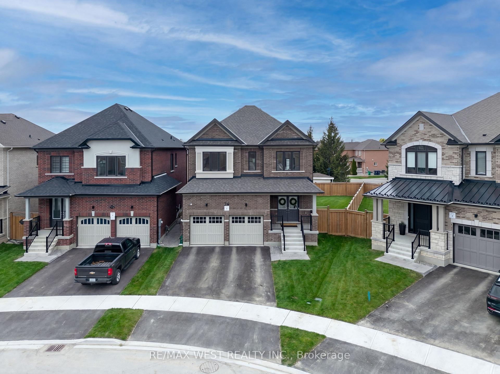 Photo 3 of 24 Hanton Crescent, Caledon, Bolton East — HOMEH