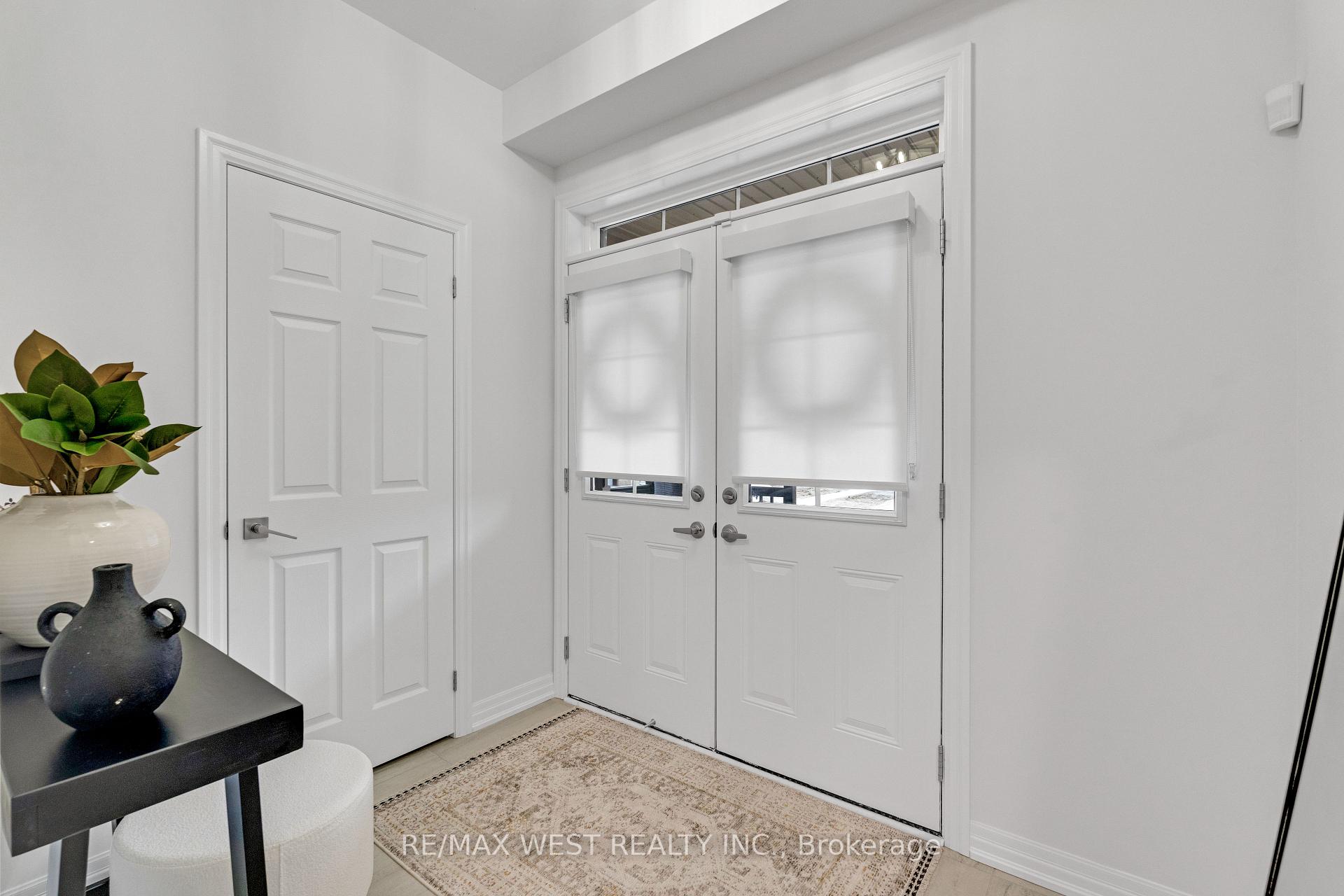 Photo 5 of 24 Hanton Crescent, Caledon, Bolton East — HOMEH