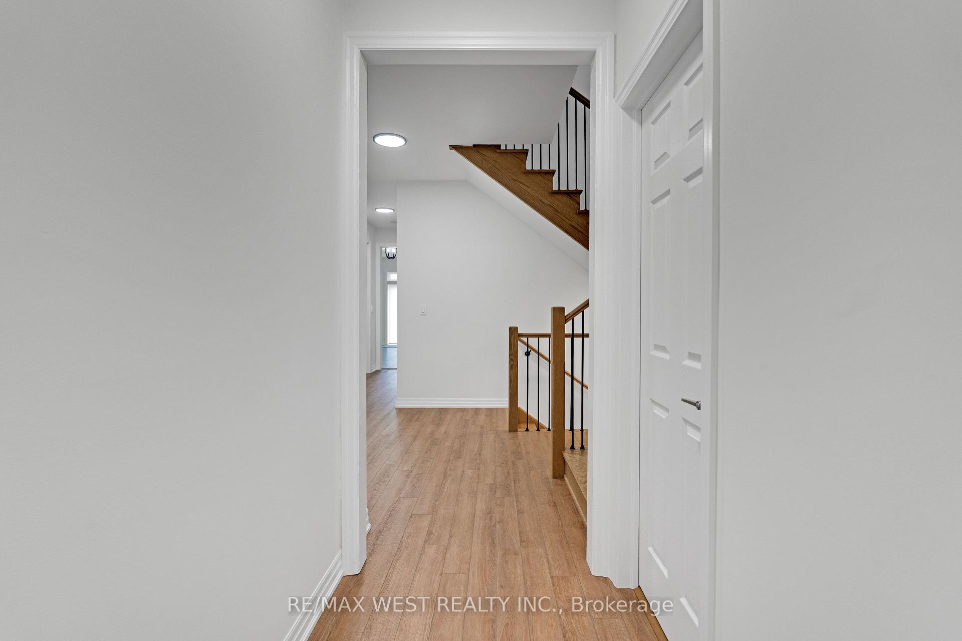 Photo 6 of 24 Hanton Crescent, Caledon, Bolton East — HOMEH
