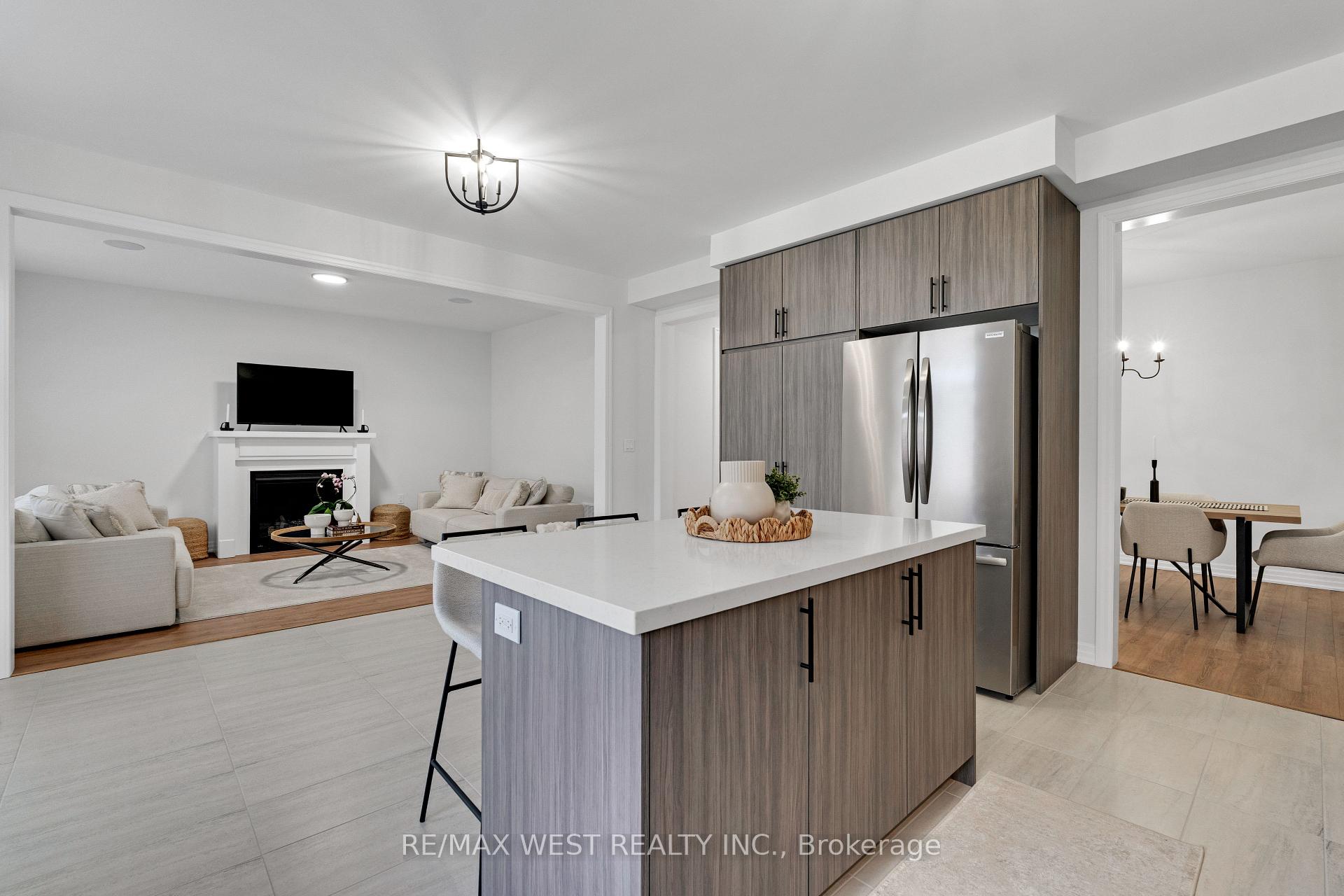 Photo 12 of 24 Hanton Crescent, Caledon, Bolton East — HOMEH