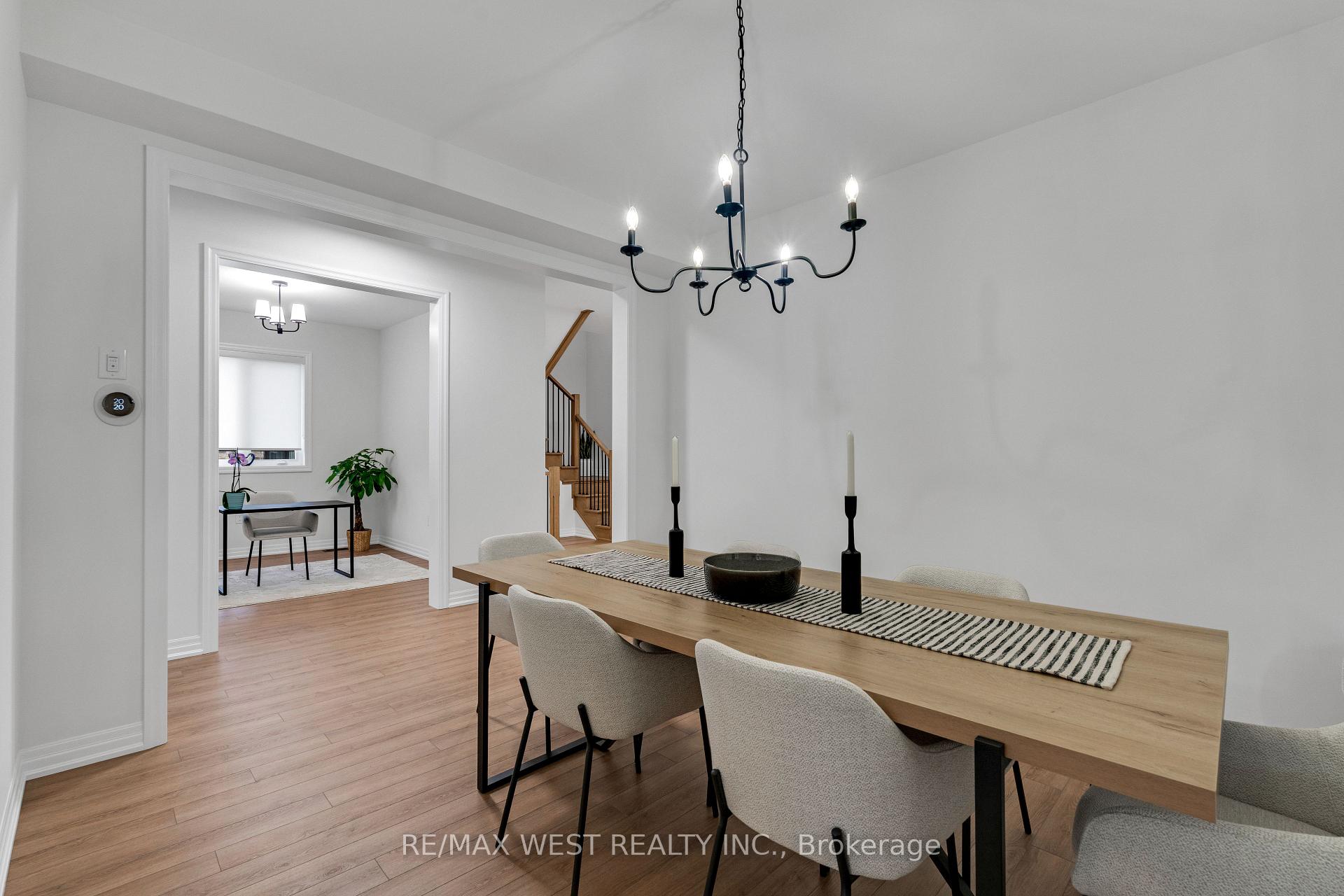 Photo 15 of 24 Hanton Crescent, Caledon, Bolton East — HOMEH