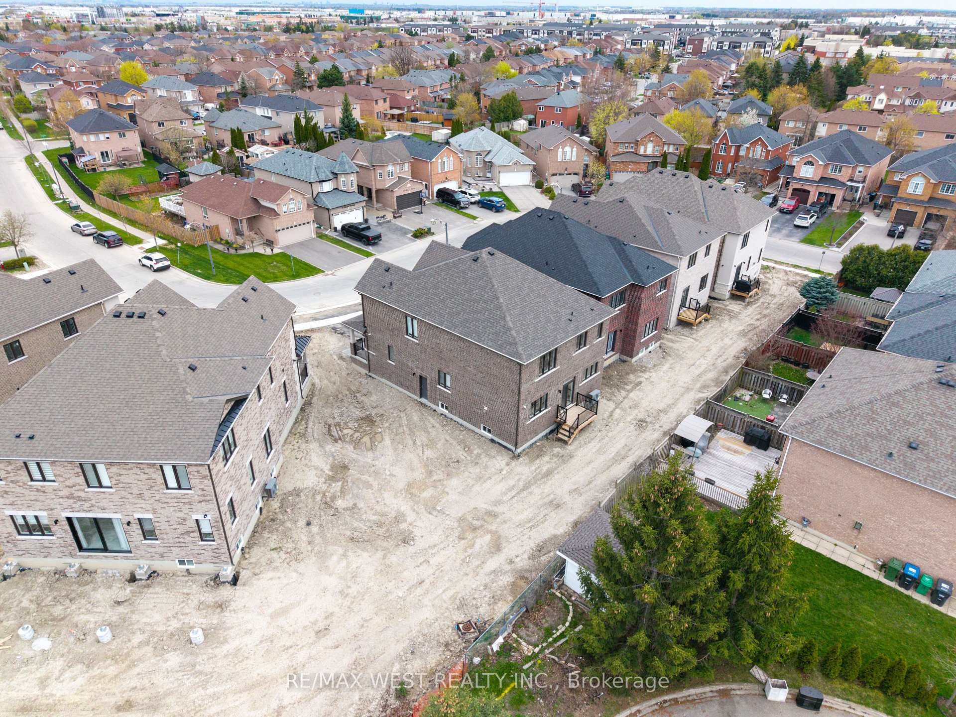Photo 42 of 24 Hanton Crescent, Caledon, Bolton East — HOMEH
