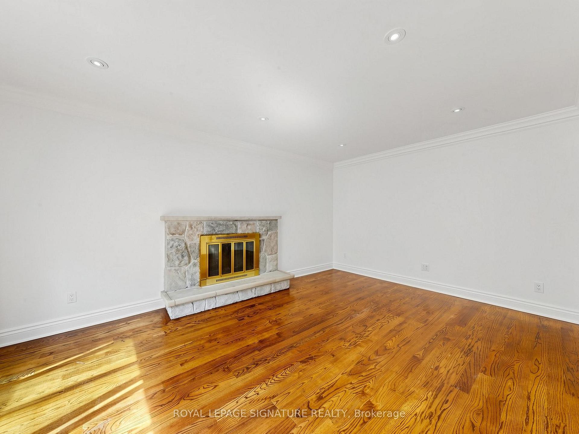 Photo 8 of 164 Banbury Road, North York, Banbury-Don Mills — HOMEH