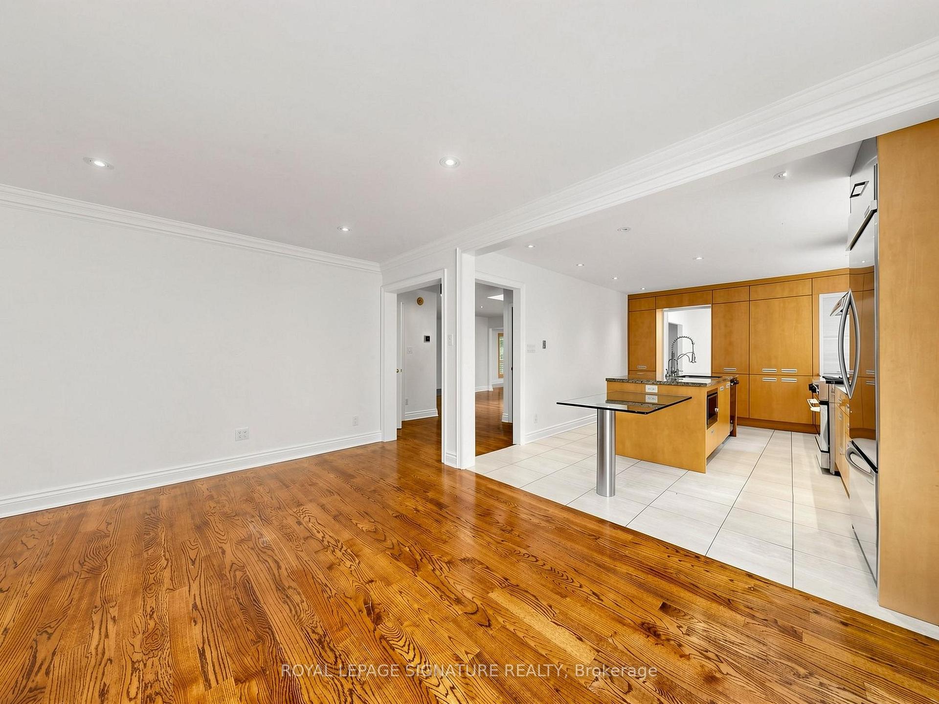 Photo 9 of 164 Banbury Road, North York, Banbury-Don Mills — HOMEH
