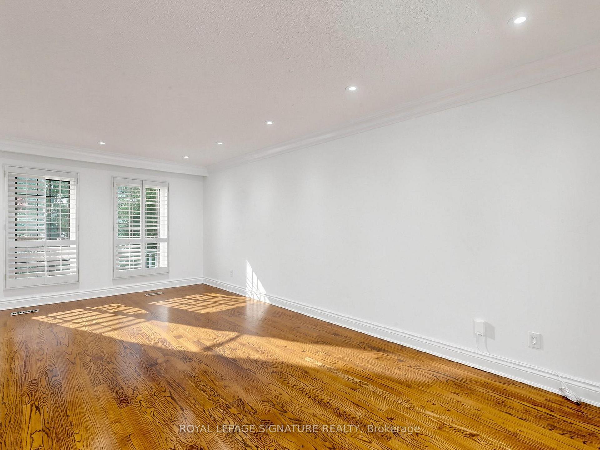 Photo 10 of 164 Banbury Road, North York, Banbury-Don Mills — HOMEH