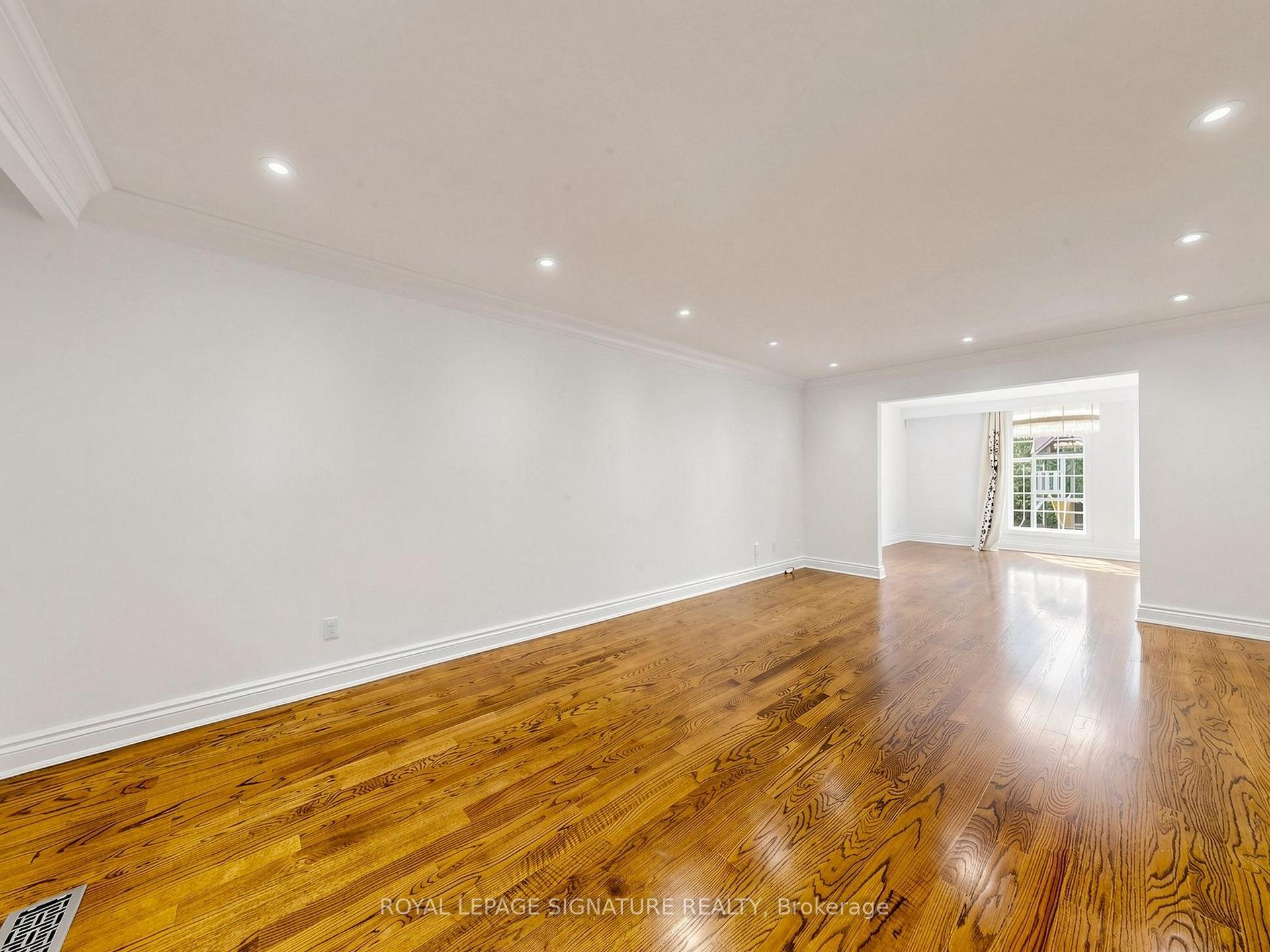 Photo 11 of 164 Banbury Road, North York, Banbury-Don Mills — HOMEH