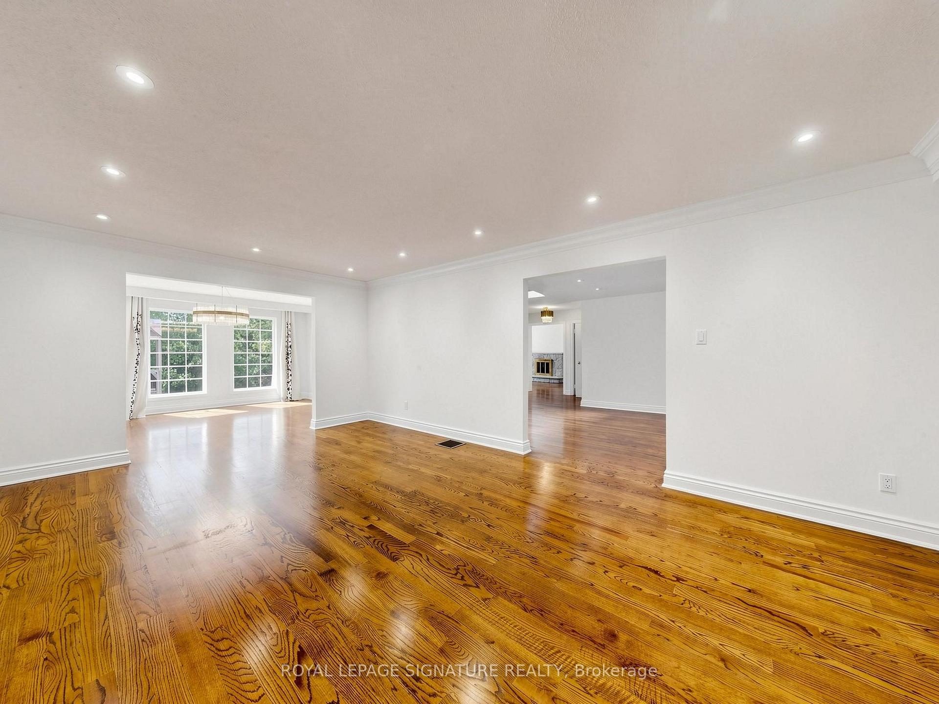 Photo 12 of 164 Banbury Road, North York, Banbury-Don Mills — HOMEH