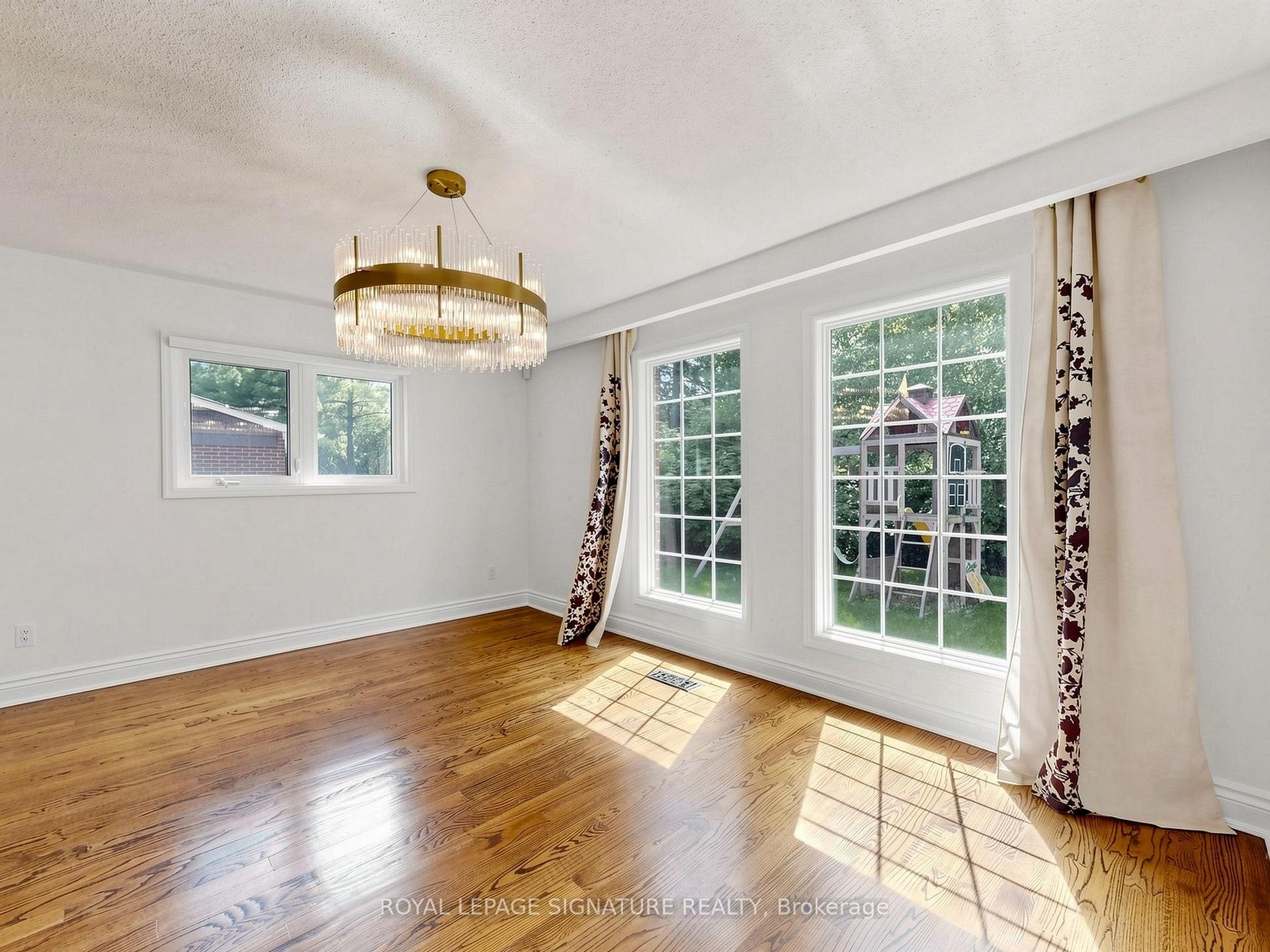 Photo 13 of 164 Banbury Road, North York, Banbury-Don Mills — HOMEH