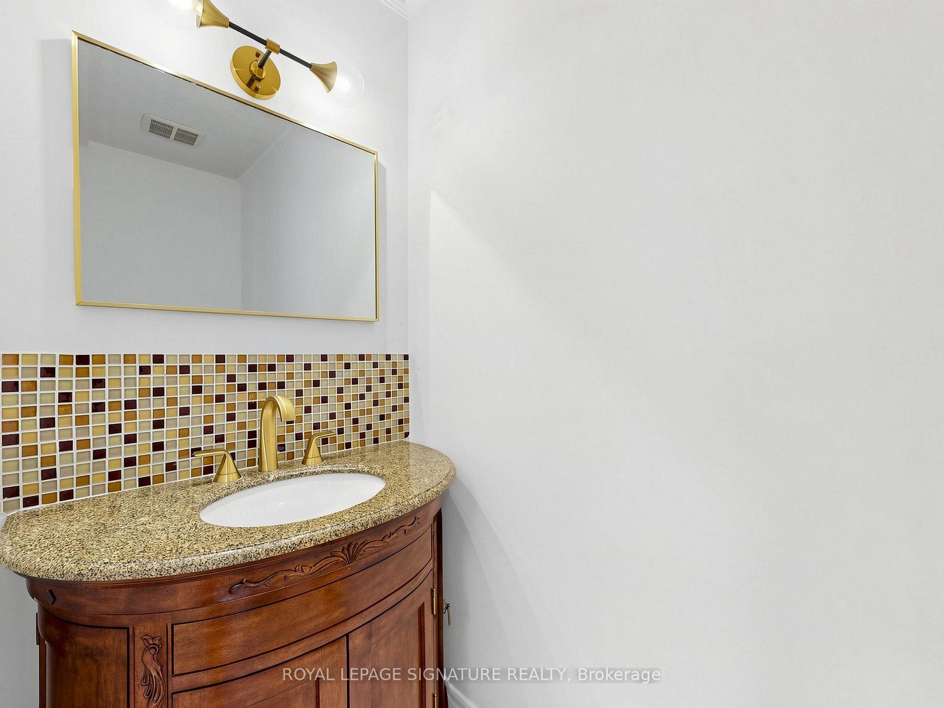 Photo 17 of 164 Banbury Road, North York, Banbury-Don Mills — HOMEH
