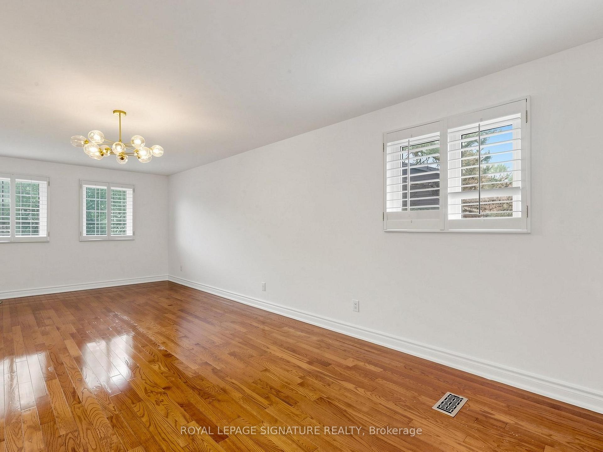 Photo 22 of 164 Banbury Road, North York, Banbury-Don Mills — HOMEH