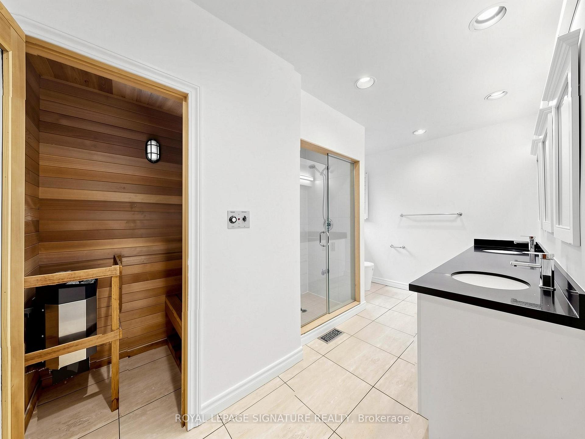Photo 26 of 164 Banbury Road, North York, Banbury-Don Mills — HOMEH