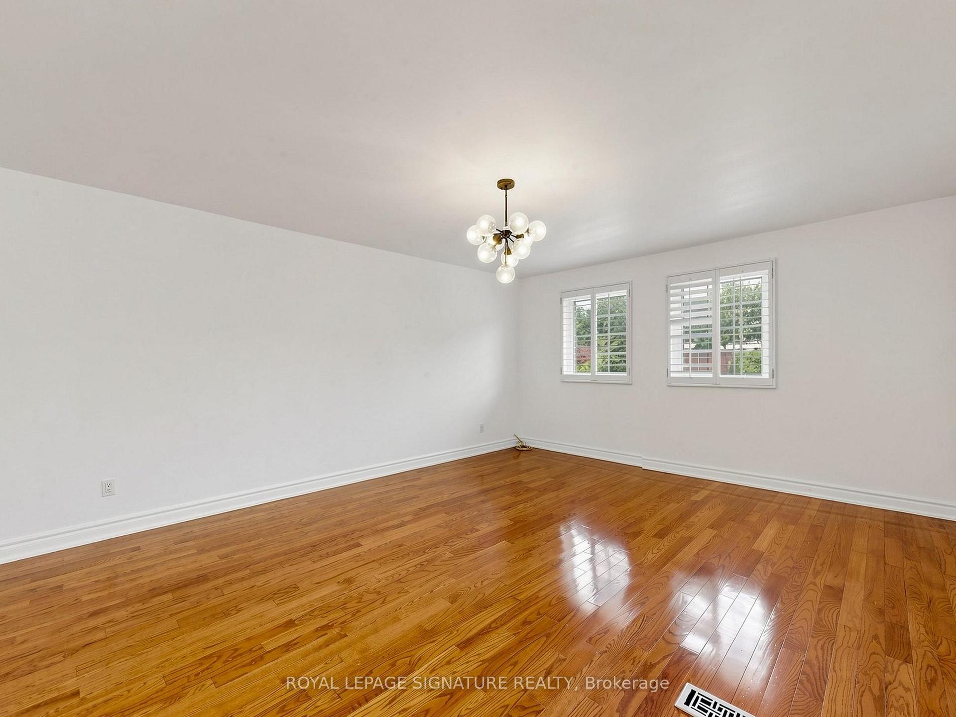 Photo 29 of 164 Banbury Road, North York, Banbury-Don Mills — HOMEH