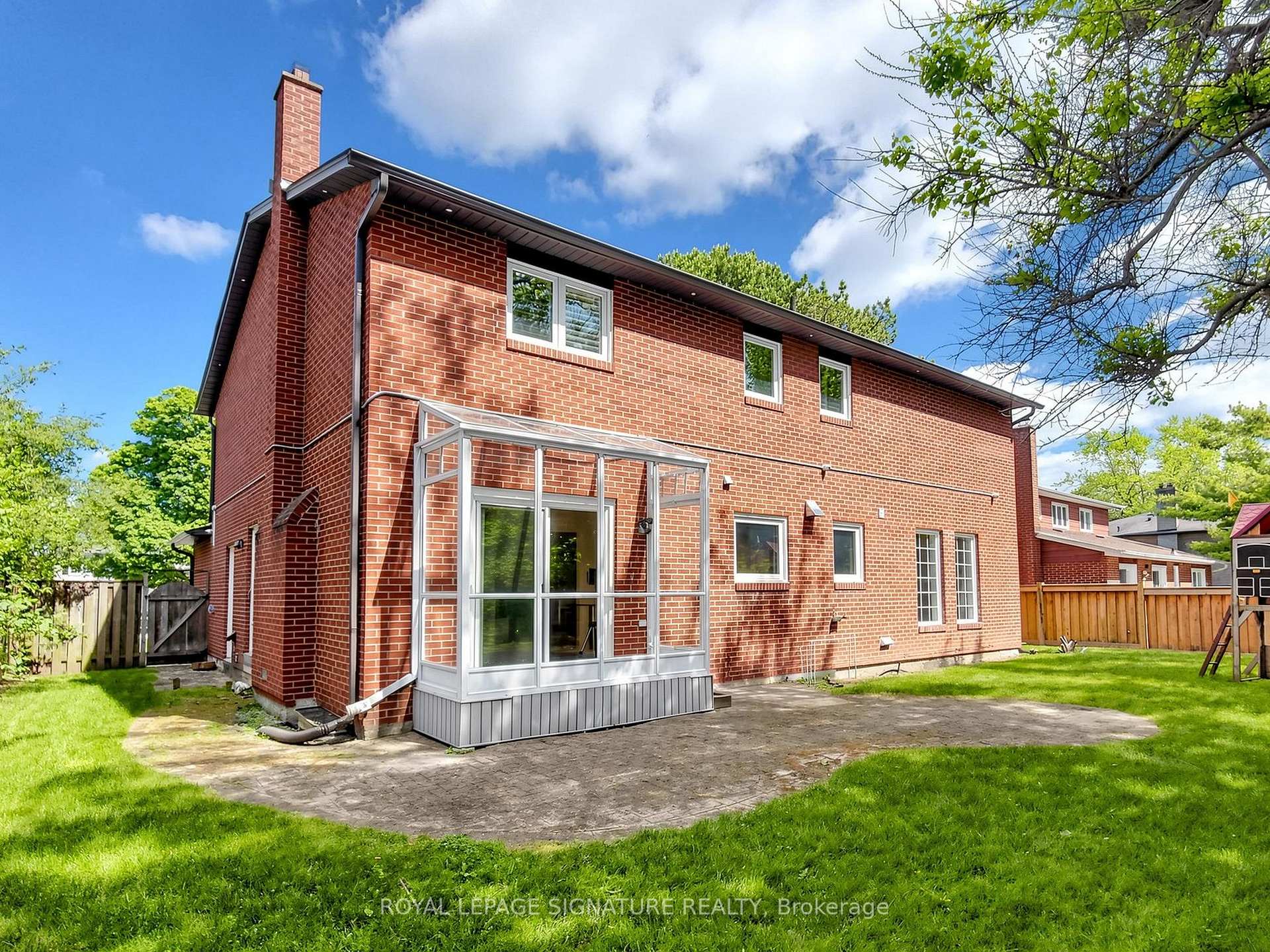 Photo 43 of 164 Banbury Road, North York, Banbury-Don Mills — HOMEH