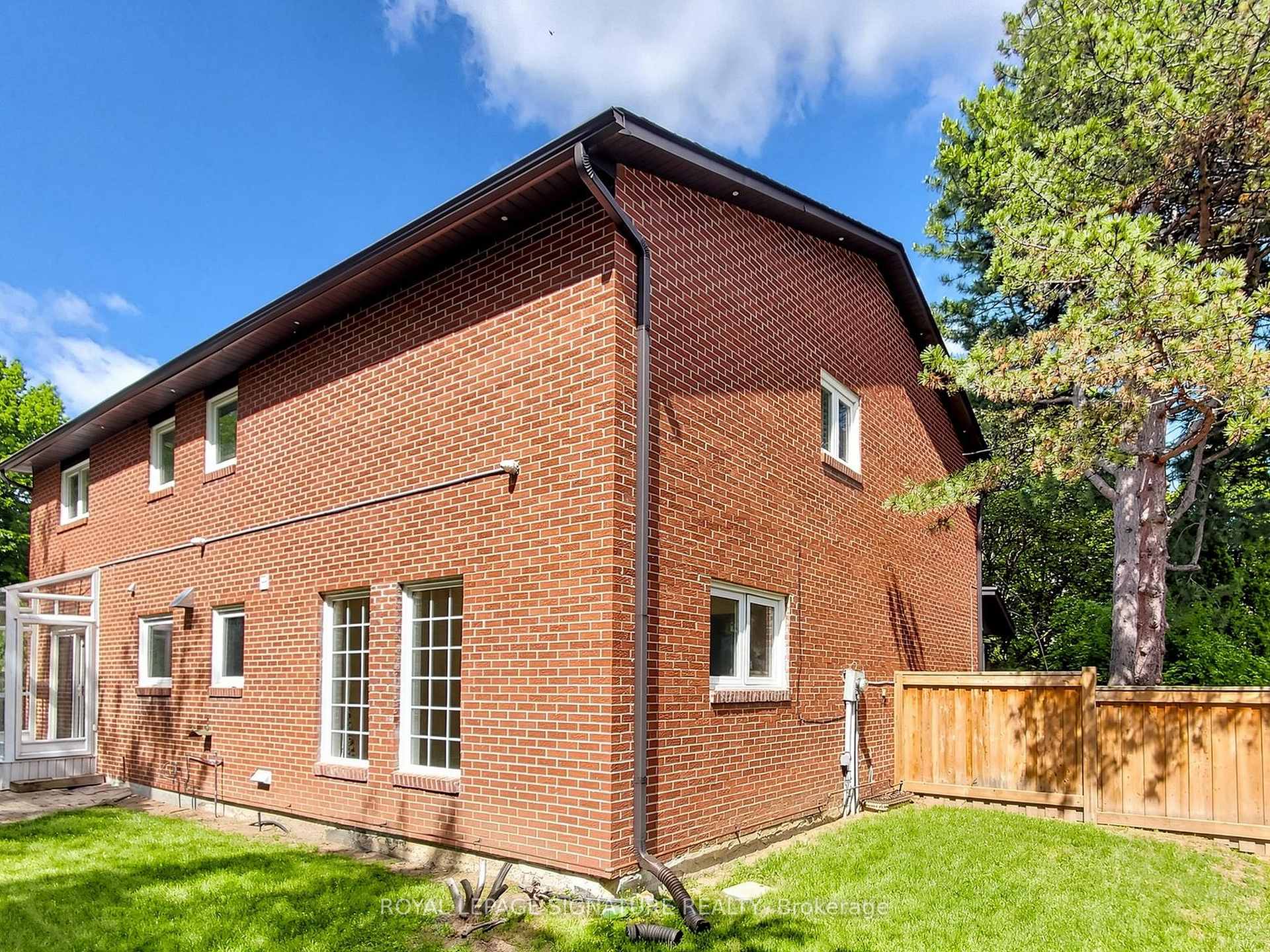 Photo 45 of 164 Banbury Road, North York, Banbury-Don Mills — HOMEH