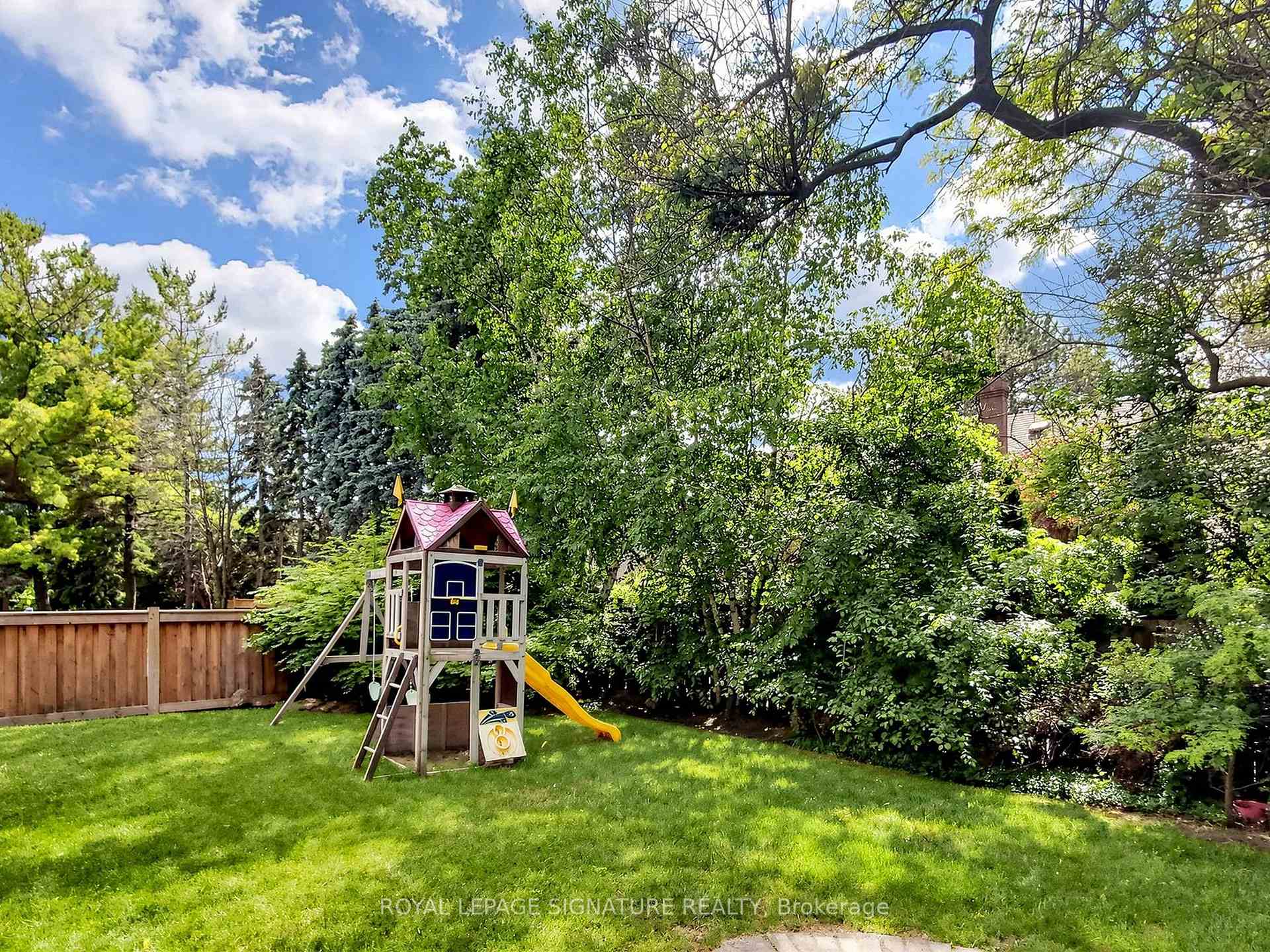 Photo 49 of 164 Banbury Road, North York, Banbury-Don Mills — HOMEH