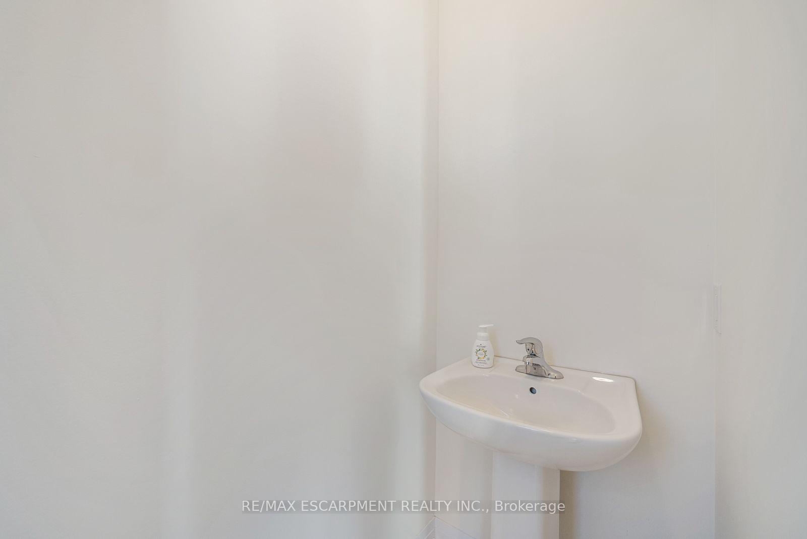 Photo 21 of 465 Adelaide Street, Wellington North, Arthur — HOMEH