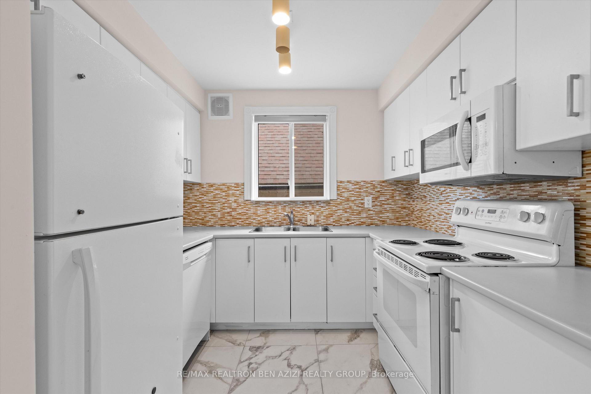 Photo 10 of 304 Roselawn Avenue, Toronto, Yonge-Eglinton — HOMEH