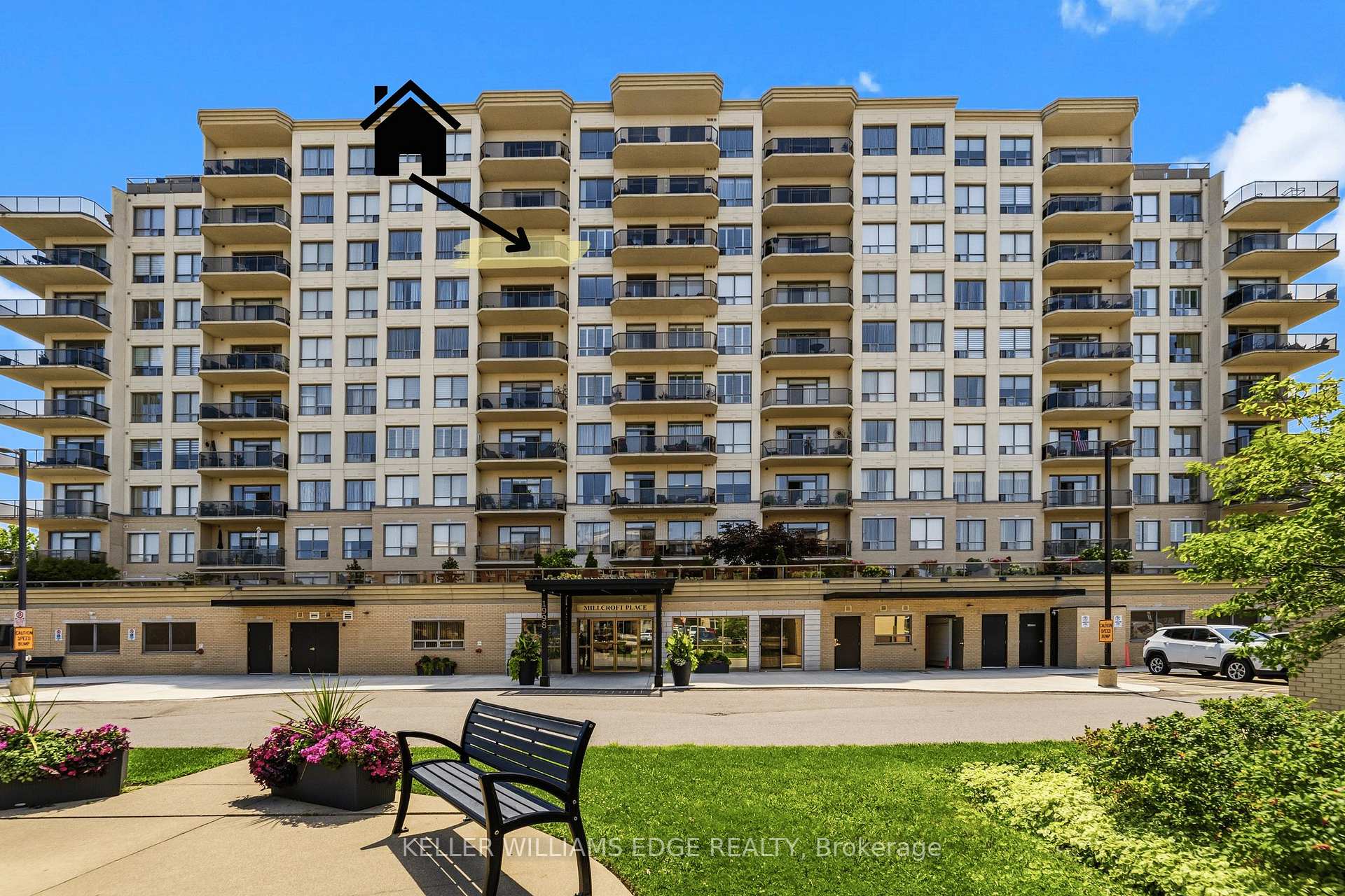 Photo 2 of Unit 809, 1998 Ironstone Drive, Burlington, Uptown — HOMEH