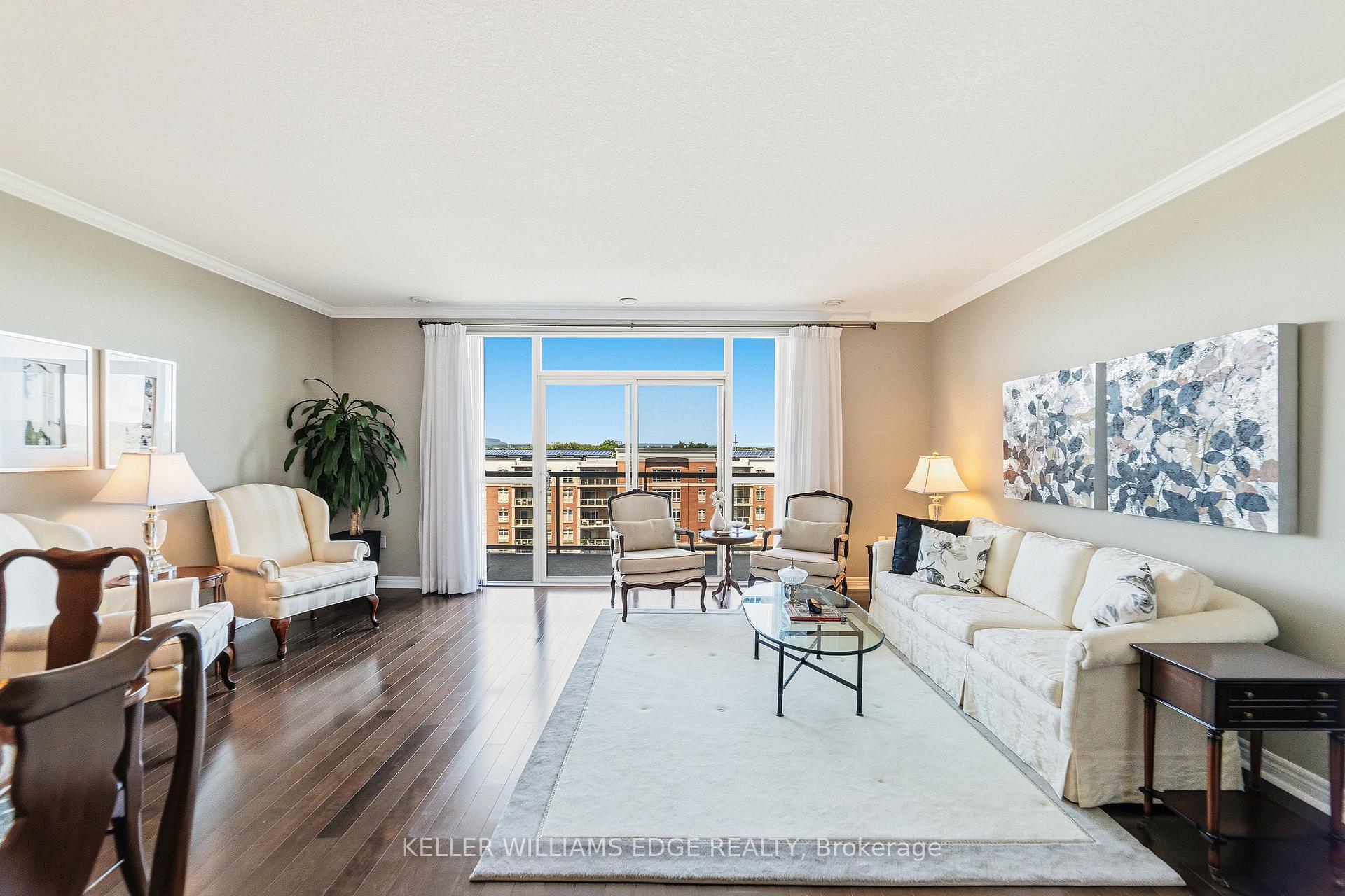 Photo 14 of Unit 809, 1998 Ironstone Drive, Burlington, Uptown — HOMEH