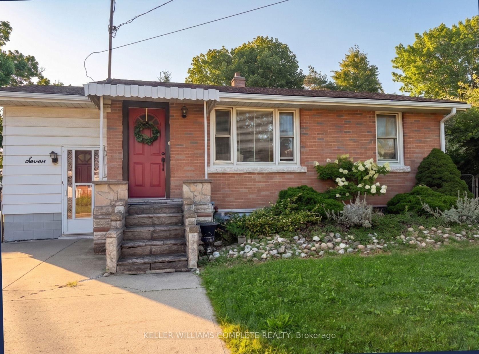 Photo 2 of 7 West 1st Street, Hamilton, Bonnington — HOMEH