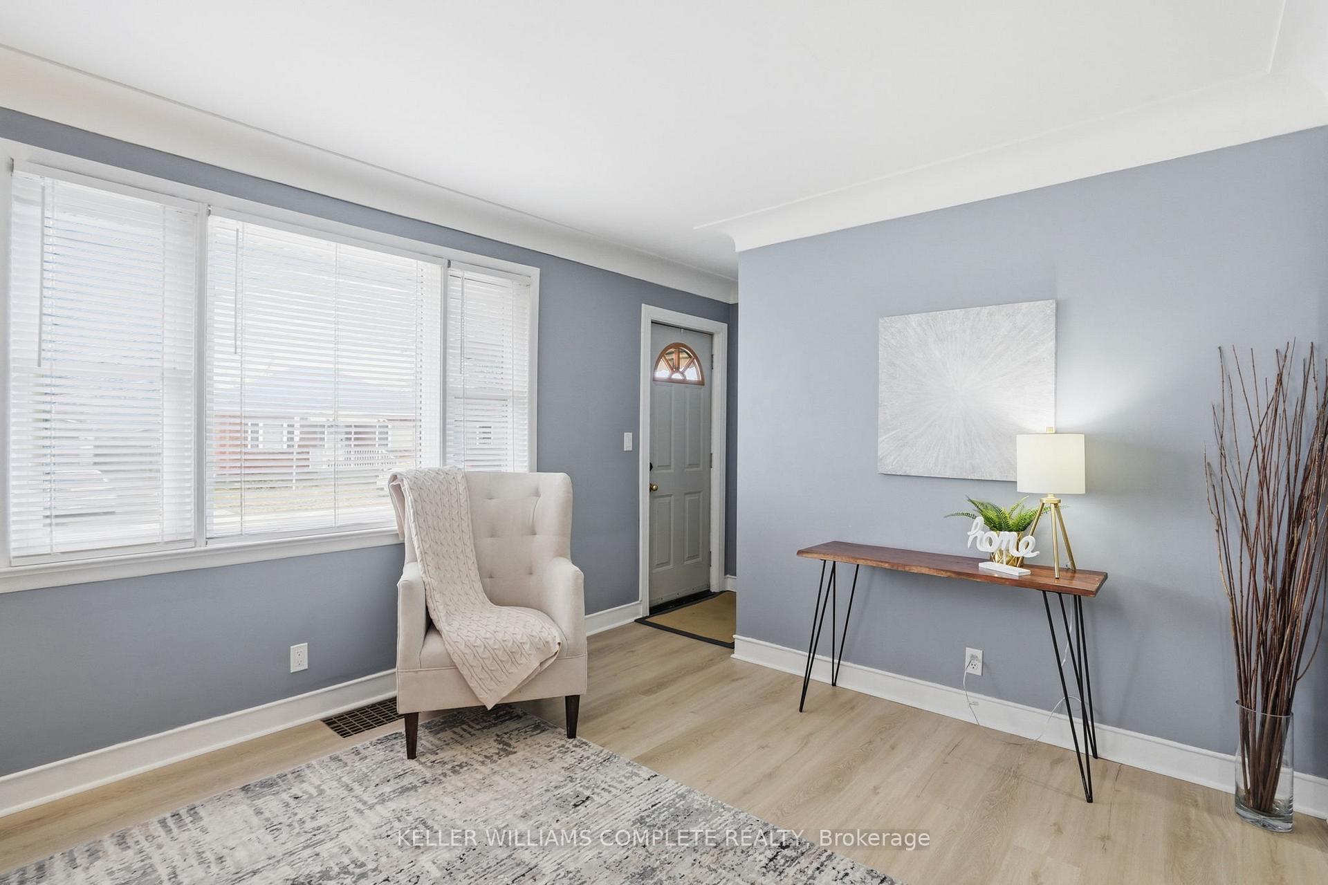 Photo 4 of 7 West 1st Street, Hamilton, Bonnington — HOMEH