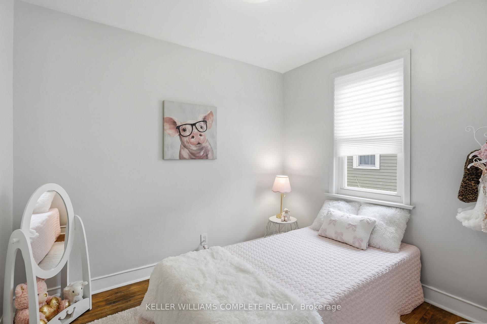 Photo 9 of 7 West 1st Street, Hamilton, Bonnington — HOMEH