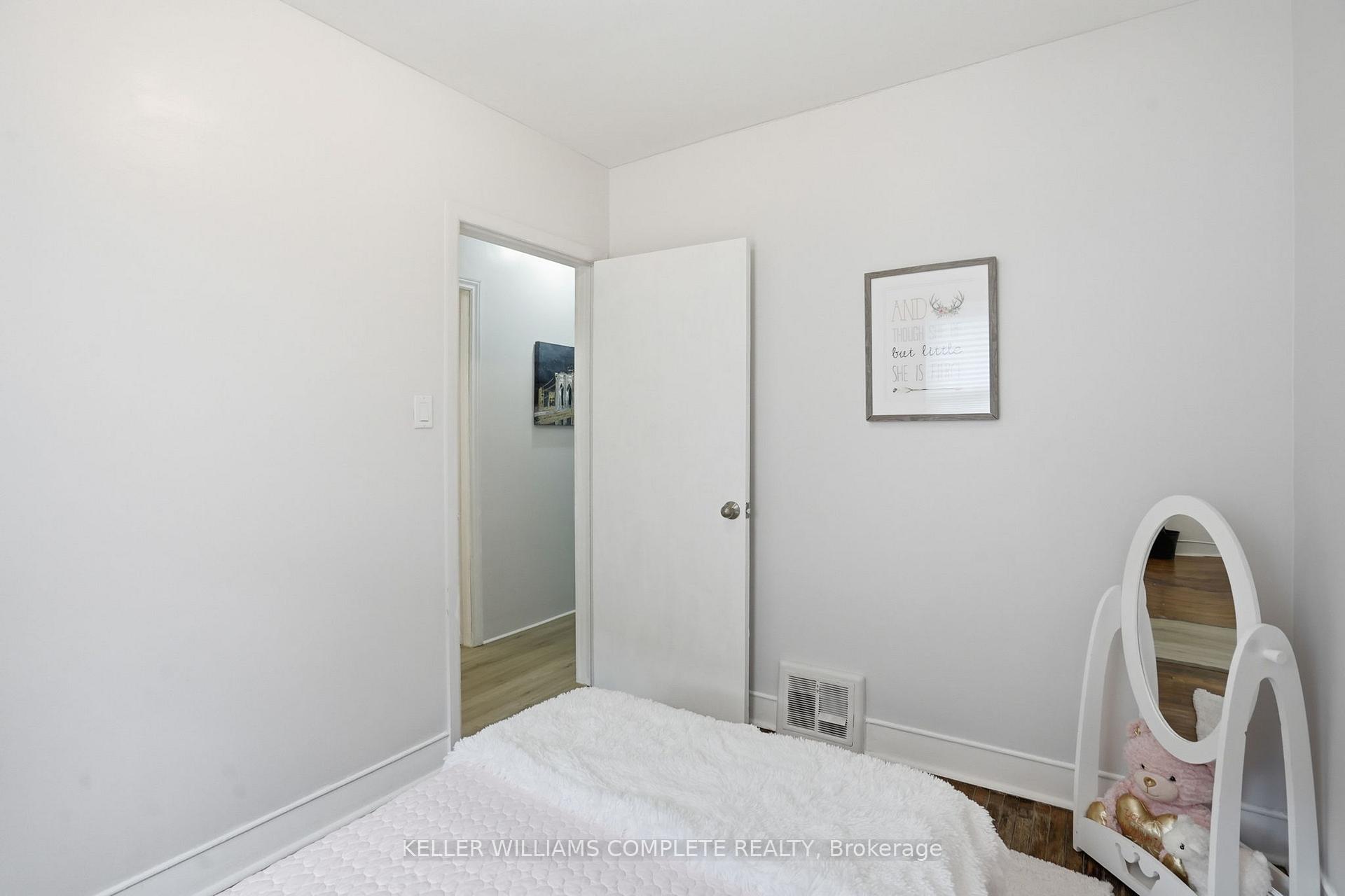 Photo 10 of 7 West 1st Street, Hamilton, Bonnington — HOMEH