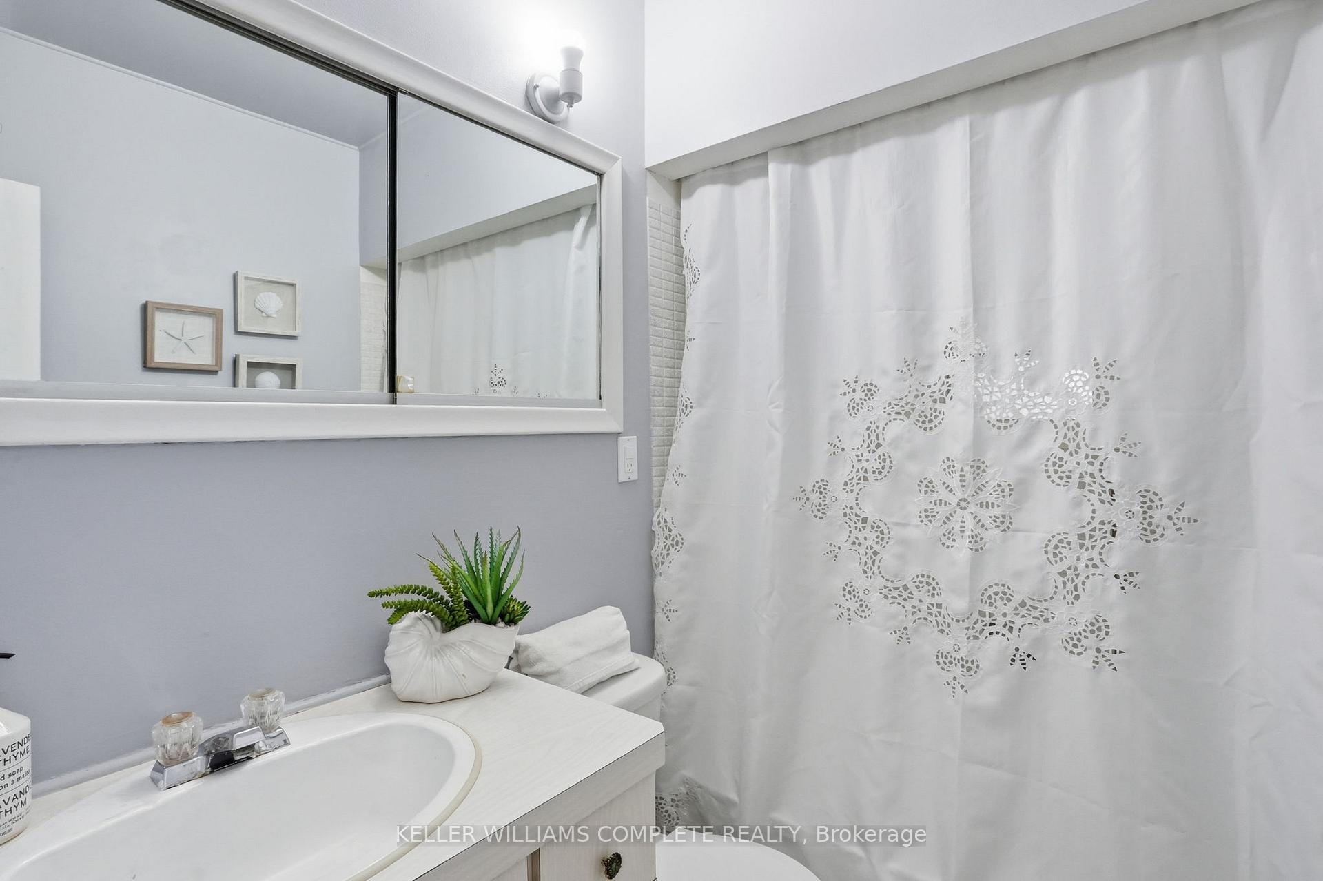 Photo 13 of 7 West 1st Street, Hamilton, Bonnington — HOMEH