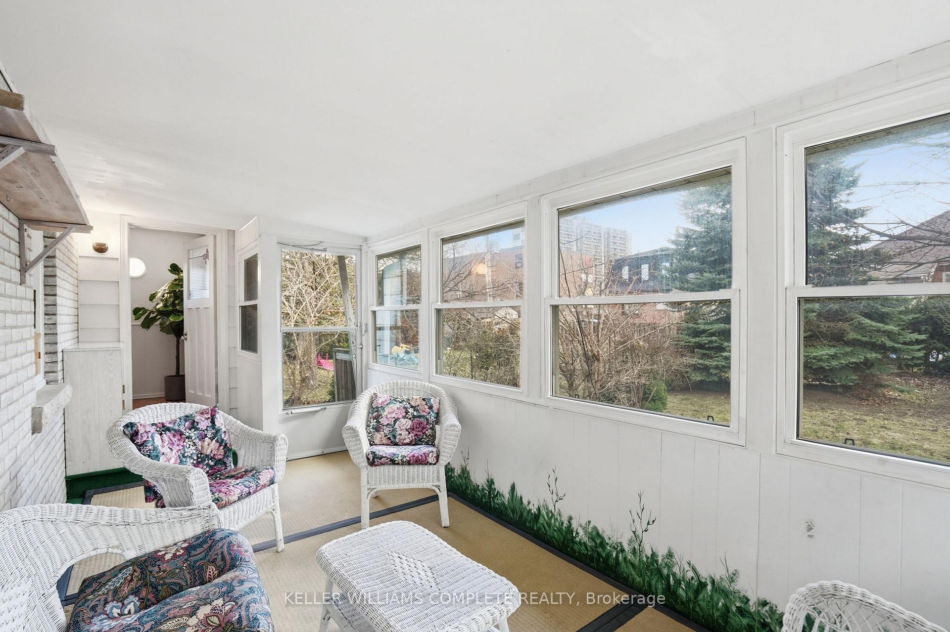 Photo 15 of 7 West 1st Street, Hamilton, Bonnington — HOMEH