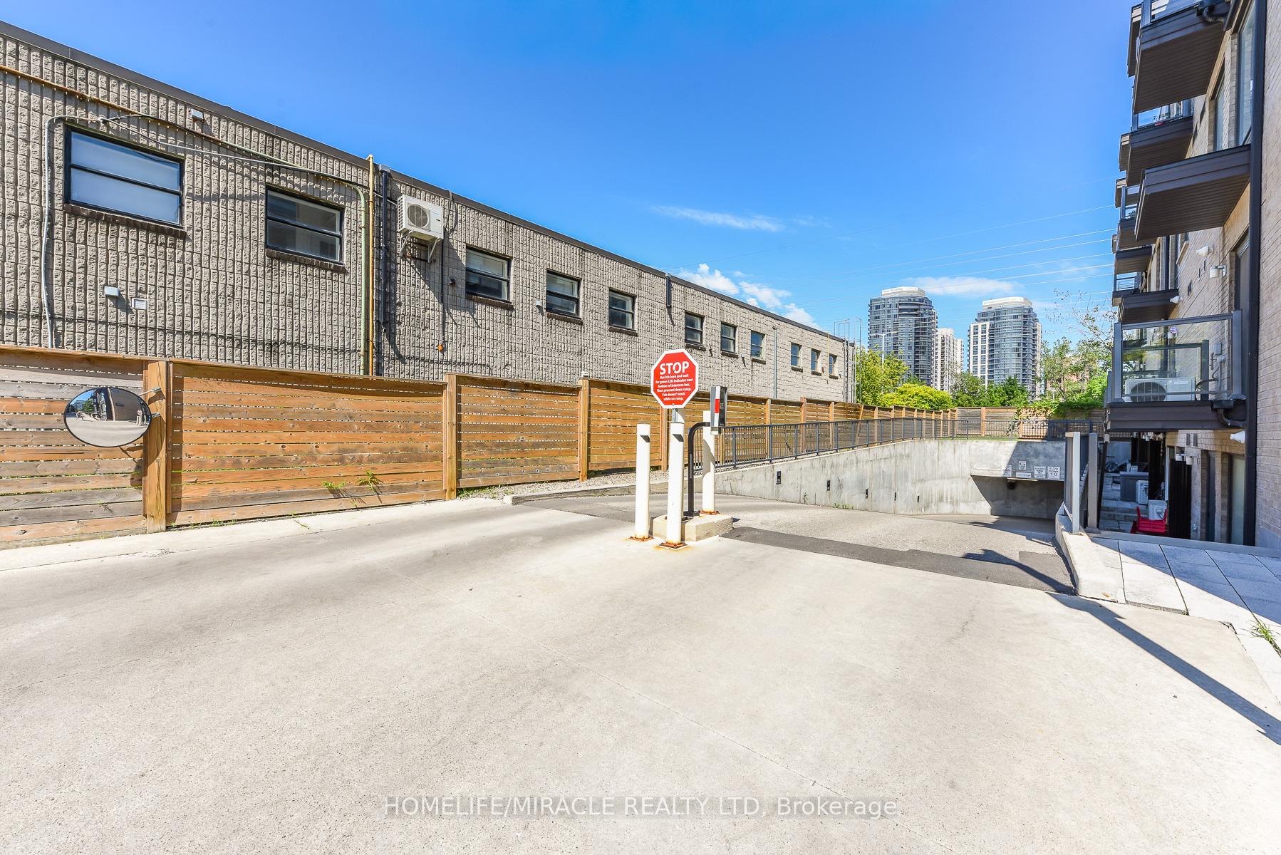 Photo 5 of Unit 122, 32 Fieldway Road, Etobicoke, Islington-City Centre West — HOMEH