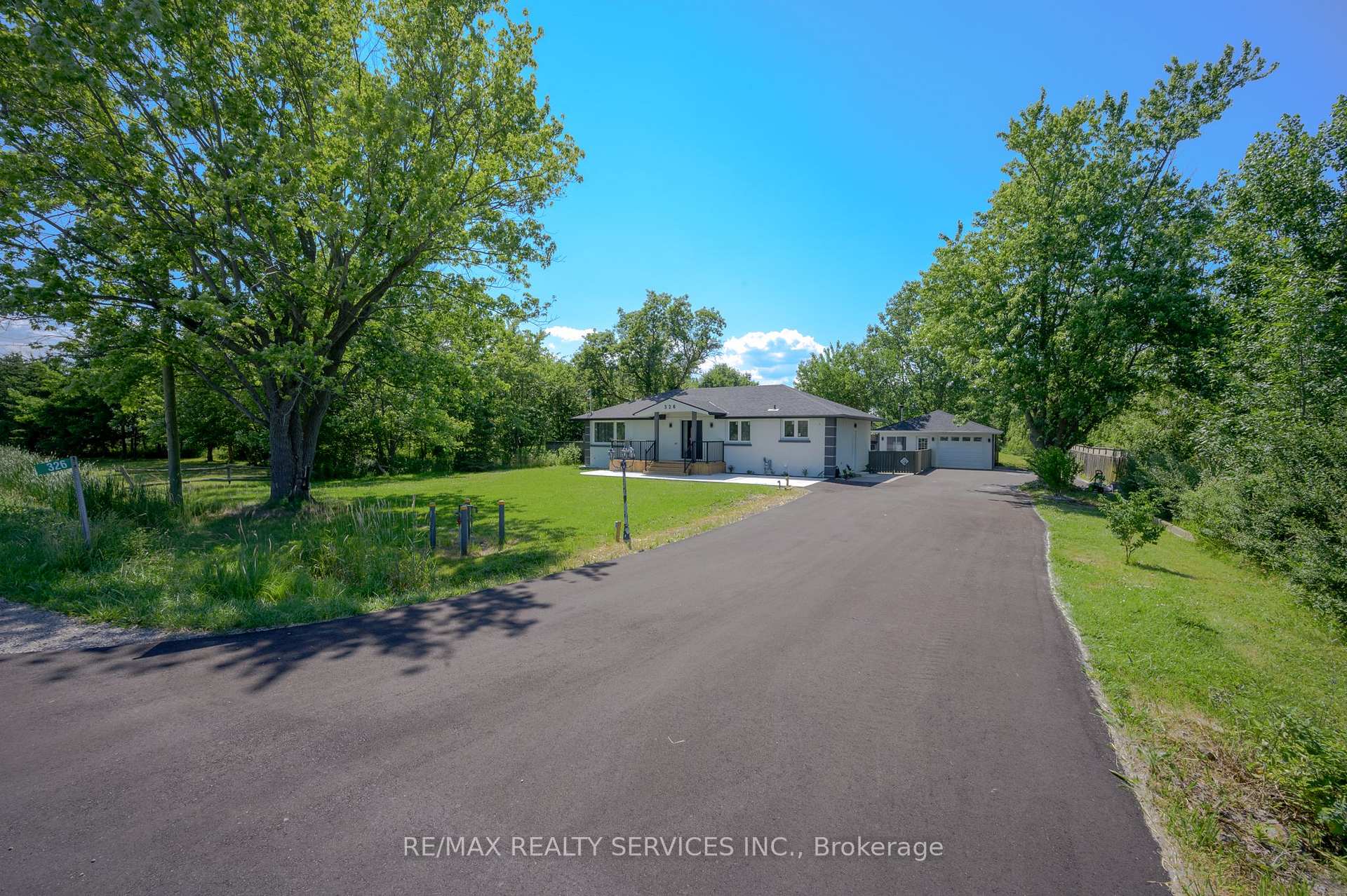 Photo 2 of 326 Mountain Road, Grimsby, Grimsby Escarpment — HOMEH