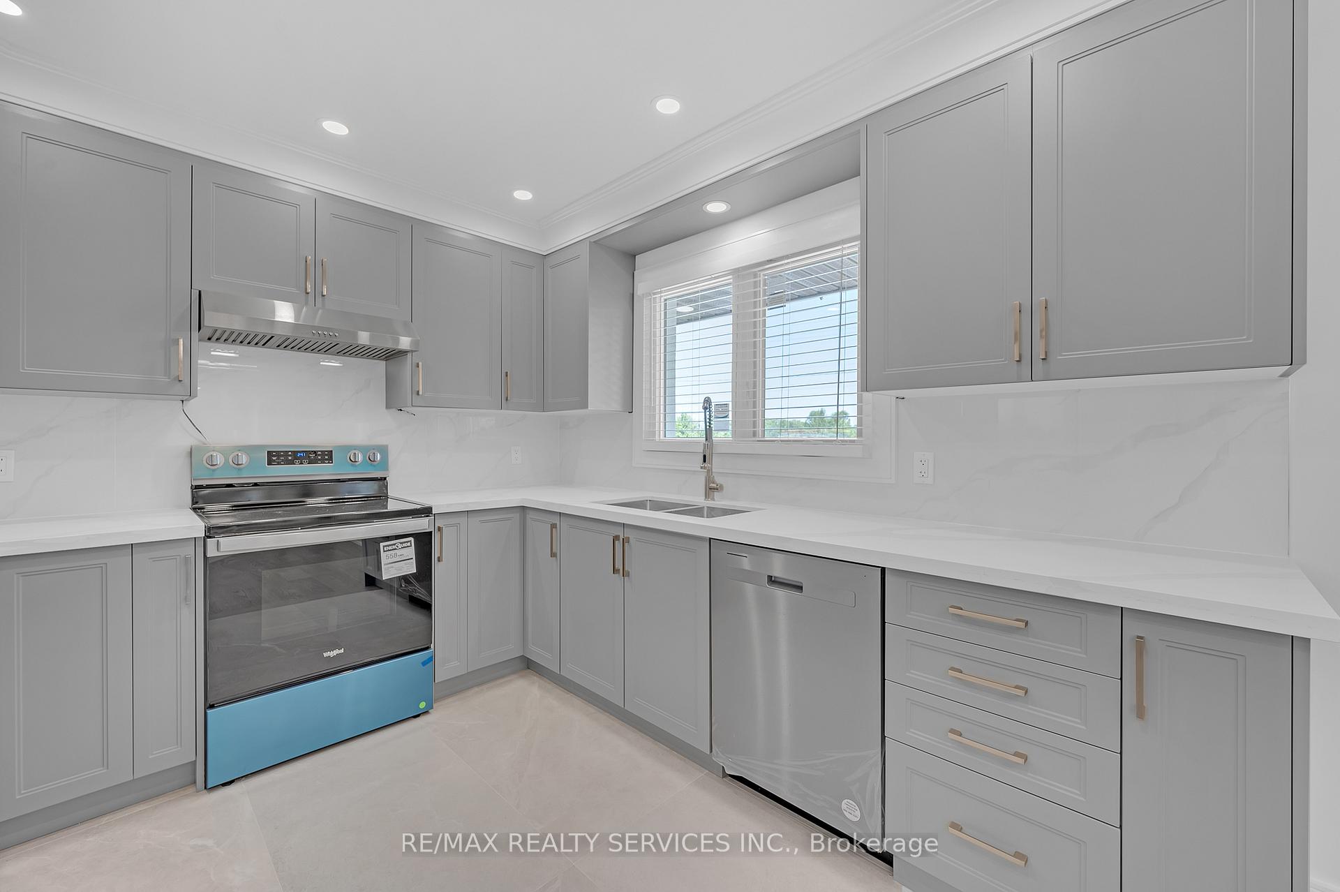 Photo 8 of 326 Mountain Road, Grimsby, Grimsby Escarpment — HOMEH