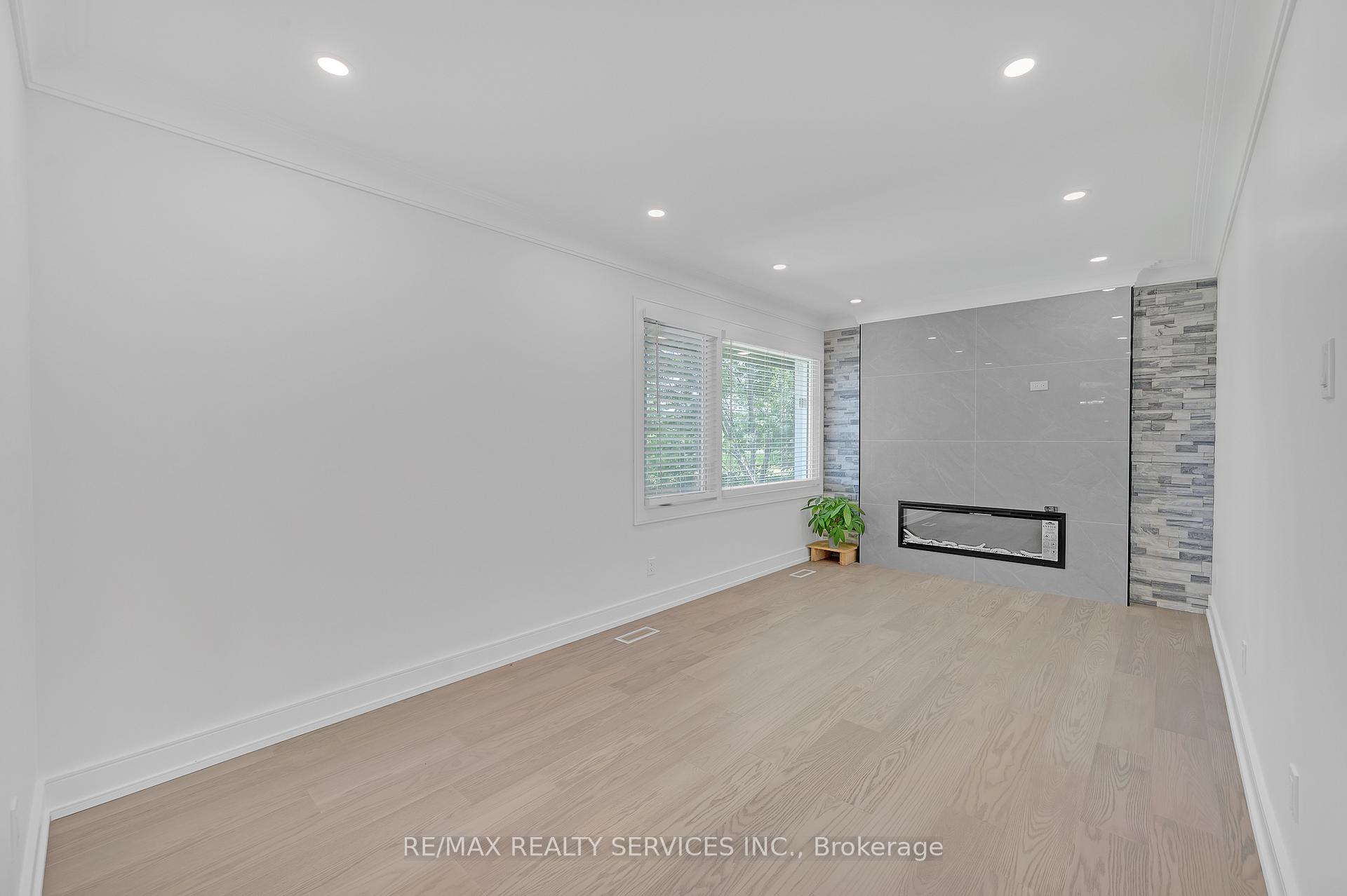 Photo 10 of 326 Mountain Road, Grimsby, Grimsby Escarpment — HOMEH