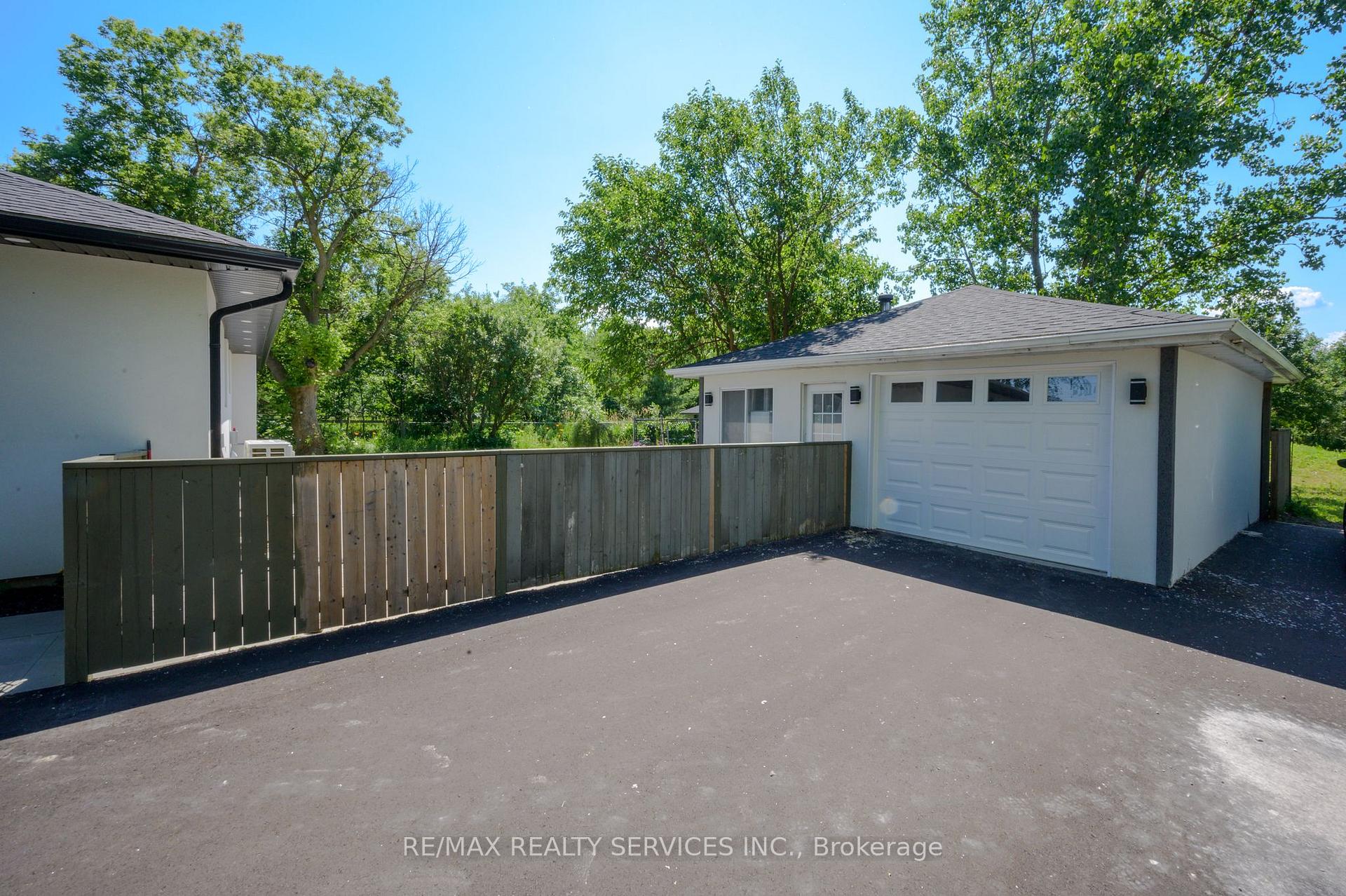 Photo 36 of 326 Mountain Road, Grimsby, Grimsby Escarpment — HOMEH