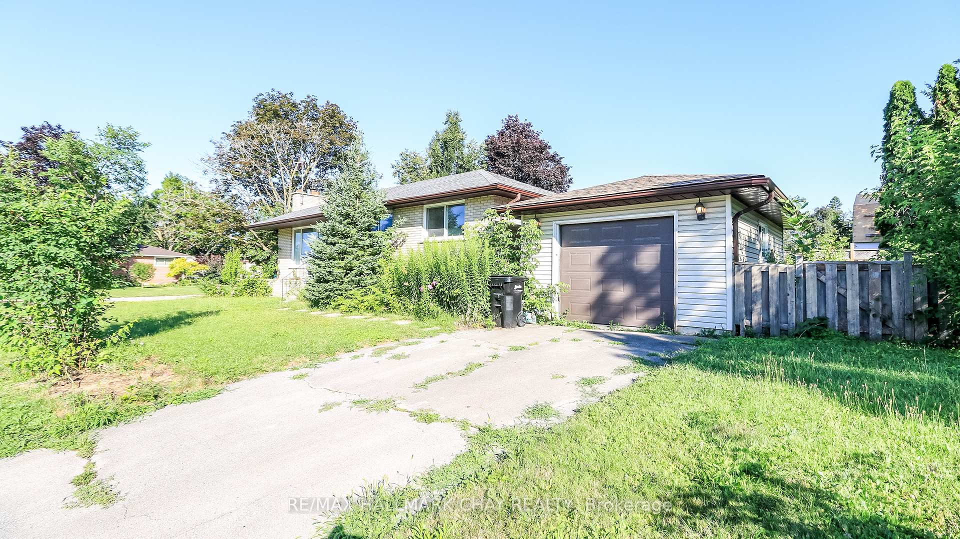 Photo 2 of 178 Rose Street, Barrie, Wellington — HOMEH