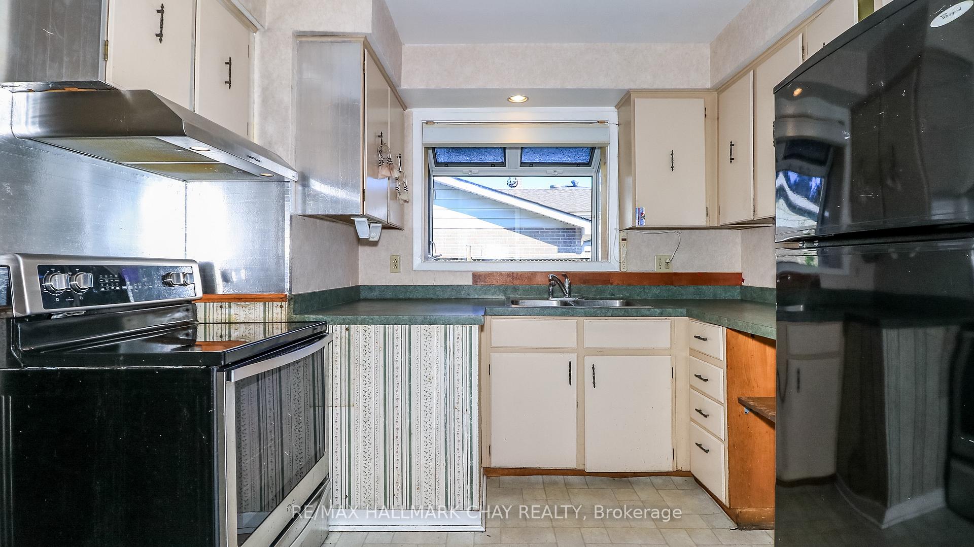 Photo 10 of 178 Rose Street, Barrie, Wellington — HOMEH