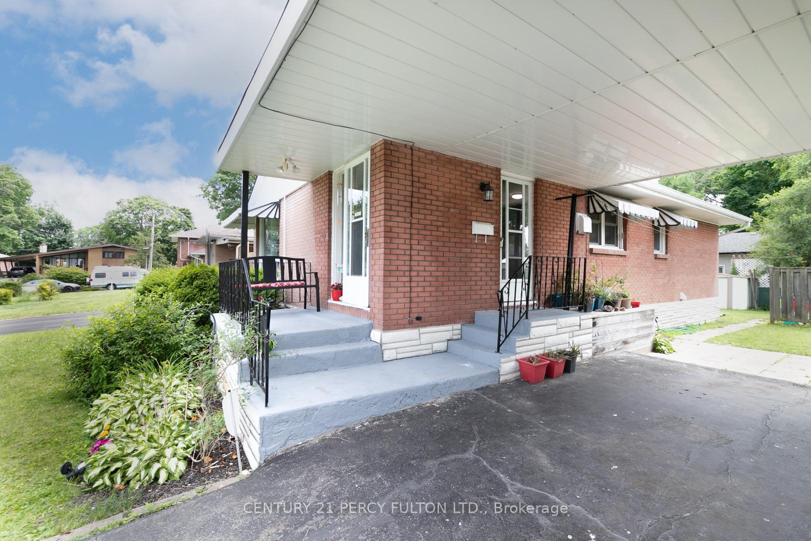 Photo 3 of 12 Northwood Crescent, Belleville, Belleville Ward — HOMEH