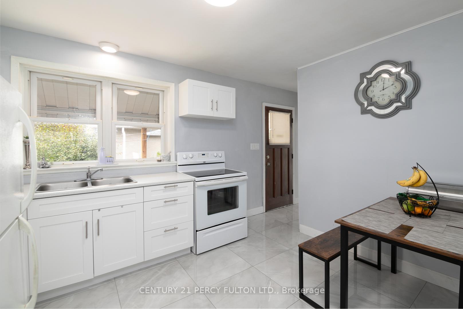 Photo 9 of 12 Northwood Crescent, Belleville, Belleville Ward — HOMEH