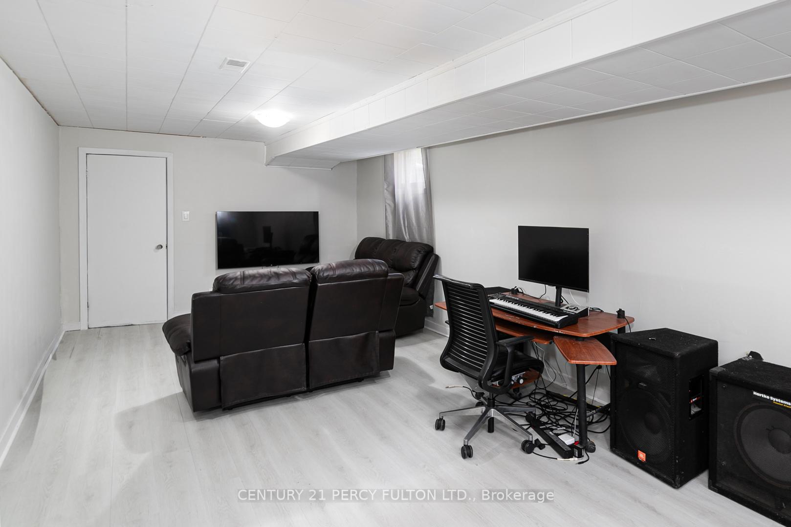 Photo 17 of 12 Northwood Crescent, Belleville, Belleville Ward — HOMEH