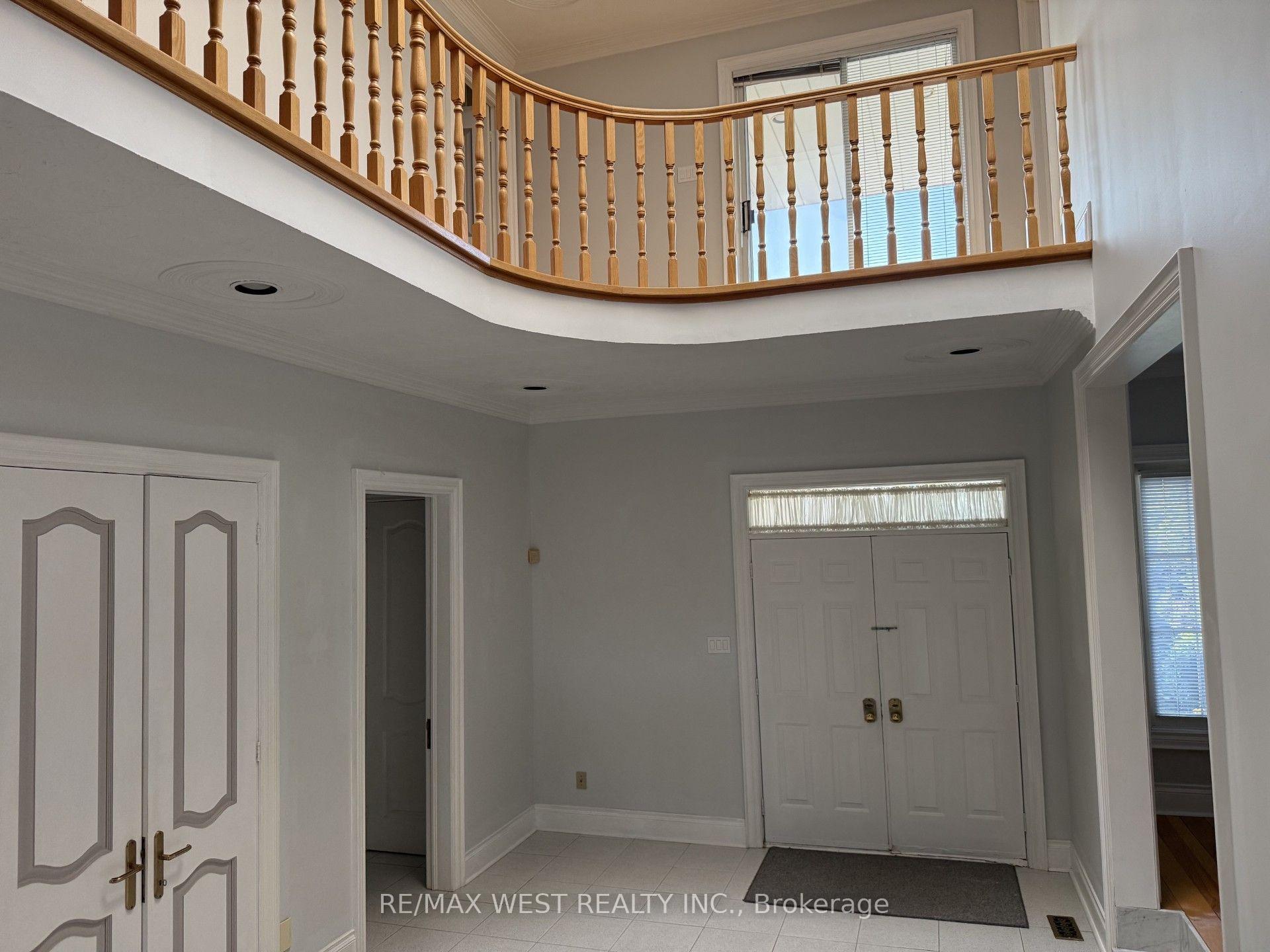 Photo 3 of 10 Norris Place, North York, Humberlea-Pelmo Park — HOMEH