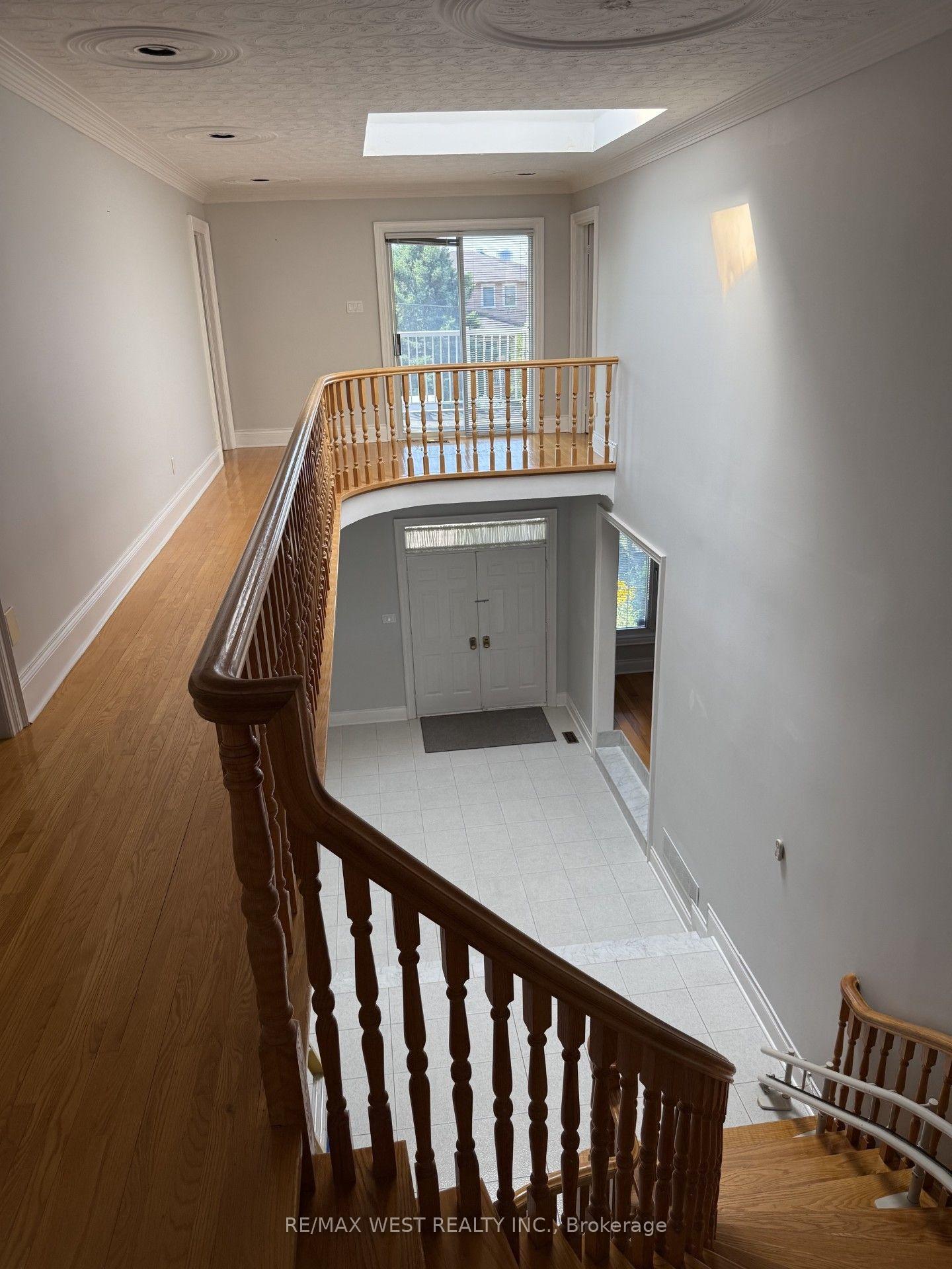 Photo 5 of 10 Norris Place, North York, Humberlea-Pelmo Park — HOMEH