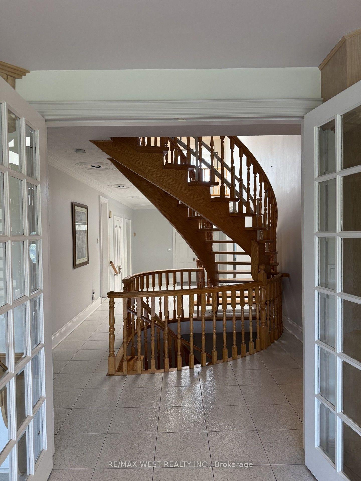 Photo 6 of 10 Norris Place, North York, Humberlea-Pelmo Park — HOMEH