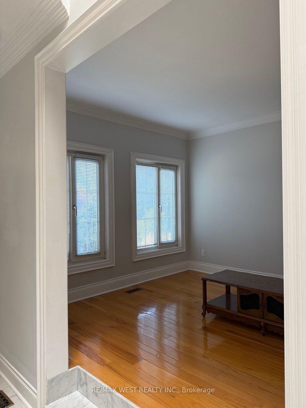 Photo 8 of 10 Norris Place, North York, Humberlea-Pelmo Park — HOMEH