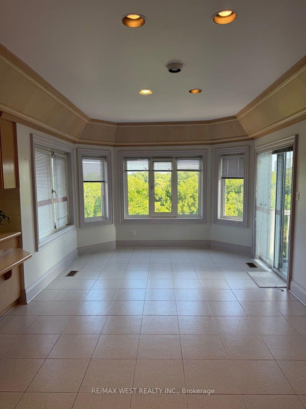 Photo 11 of 10 Norris Place, North York, Humberlea-Pelmo Park — HOMEH