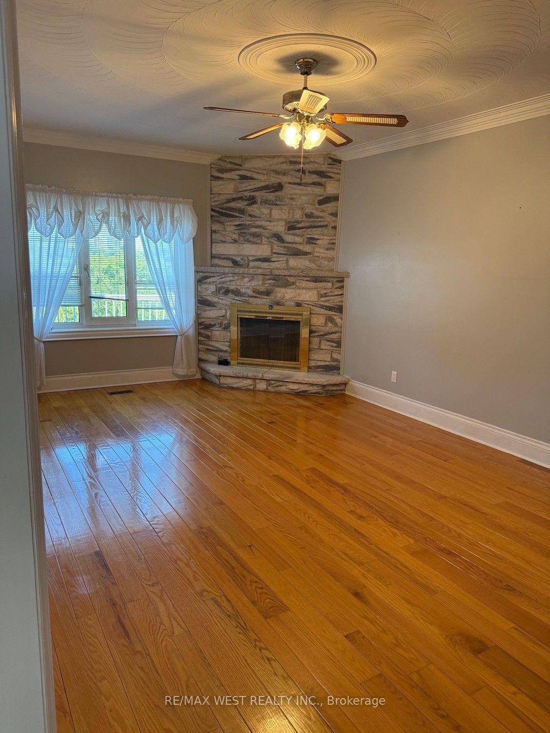 Photo 19 of 10 Norris Place, North York, Humberlea-Pelmo Park — HOMEH