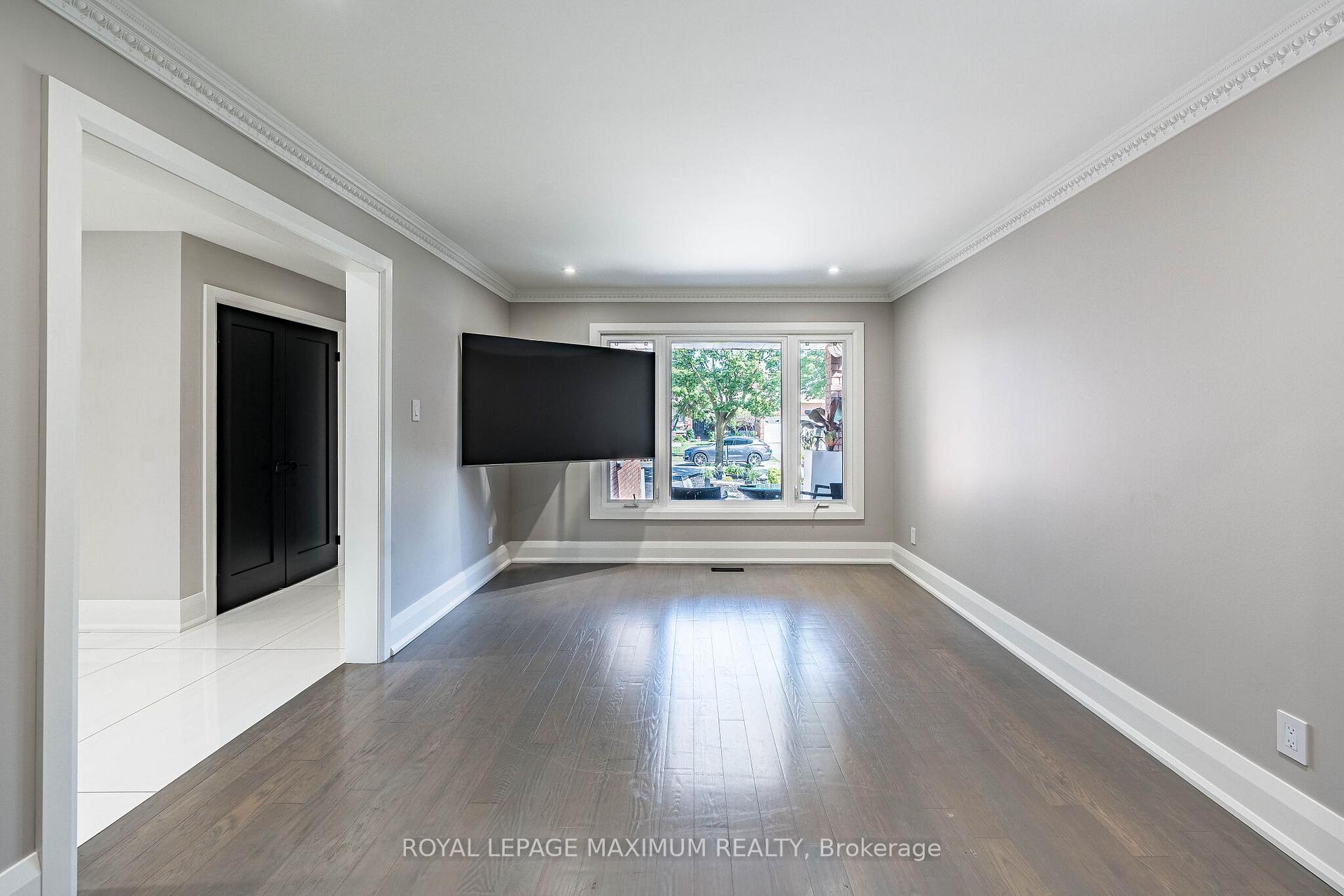 Photo 6 of 138 Jackman Crescent, Vaughan, West Woodbridge — HOMEH