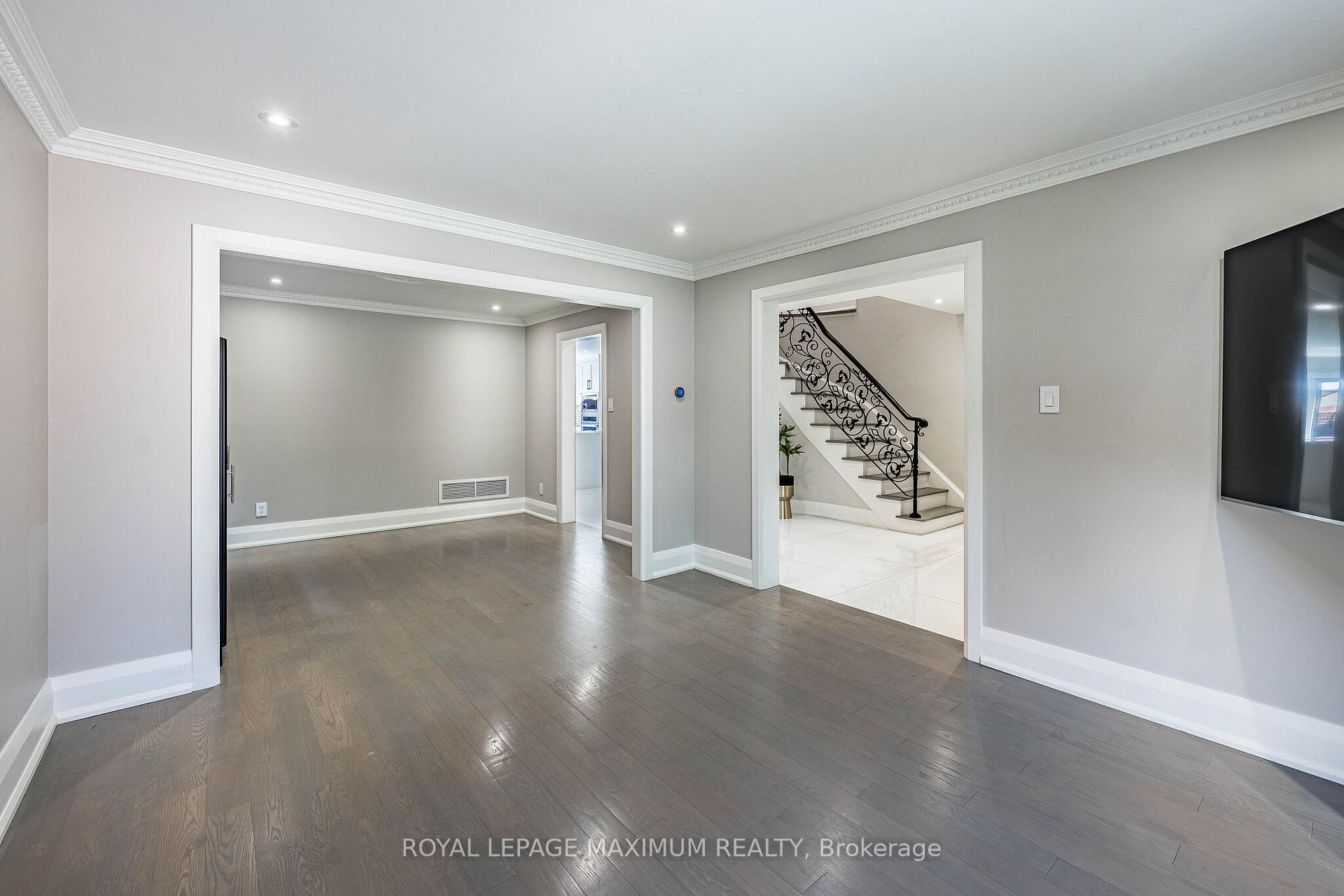 Photo 7 of 138 Jackman Crescent, Vaughan, West Woodbridge — HOMEH